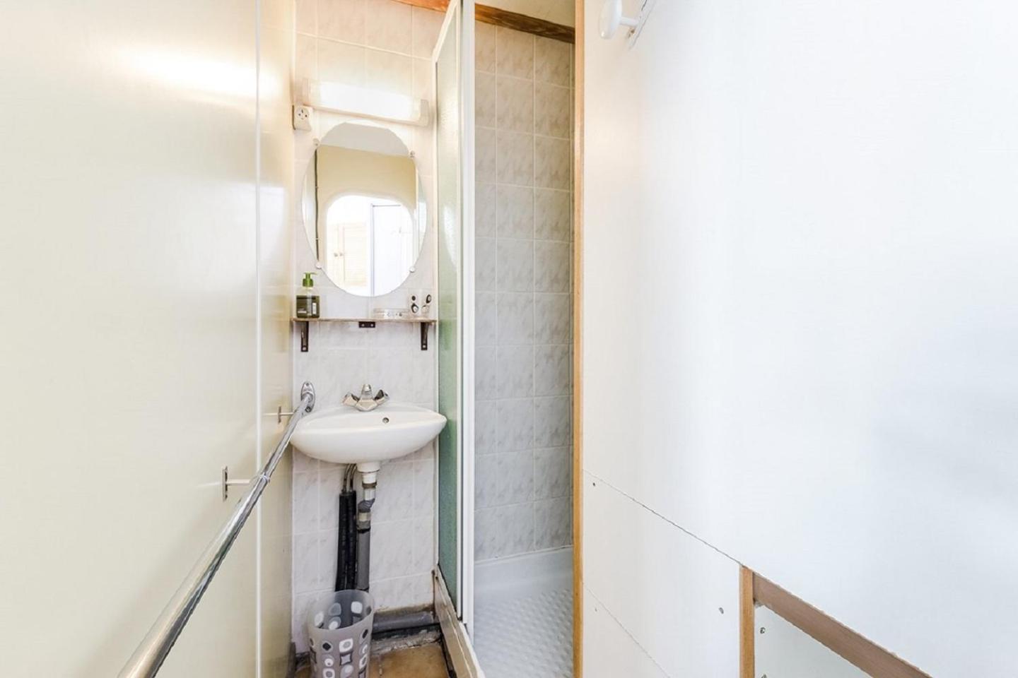 Select Studio (3 People) - Allegro Building photo 1