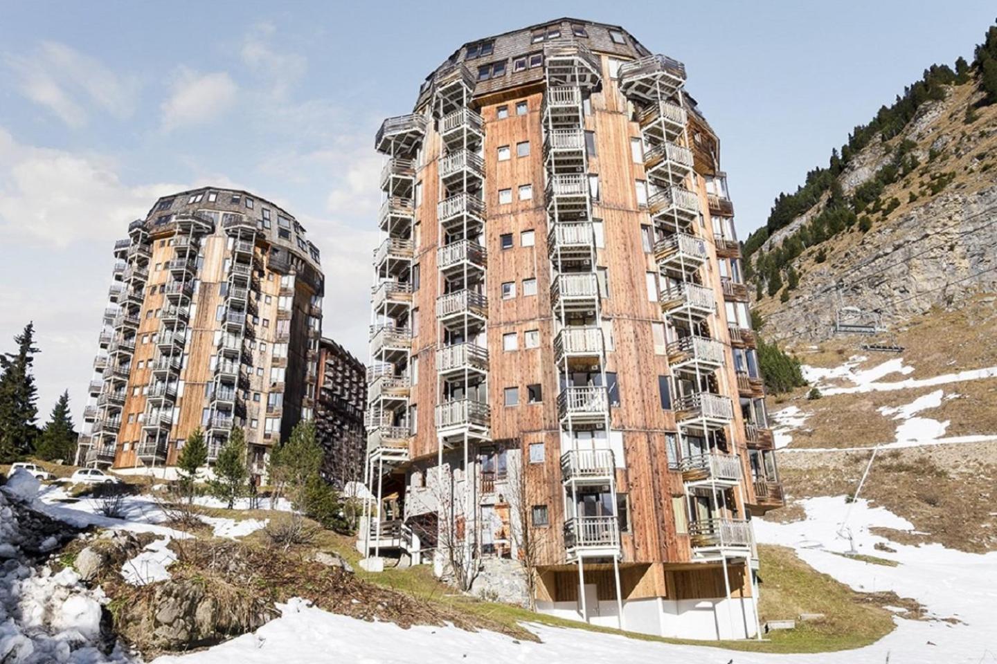 Select Studio (3 People) - Allegro Building photo 2