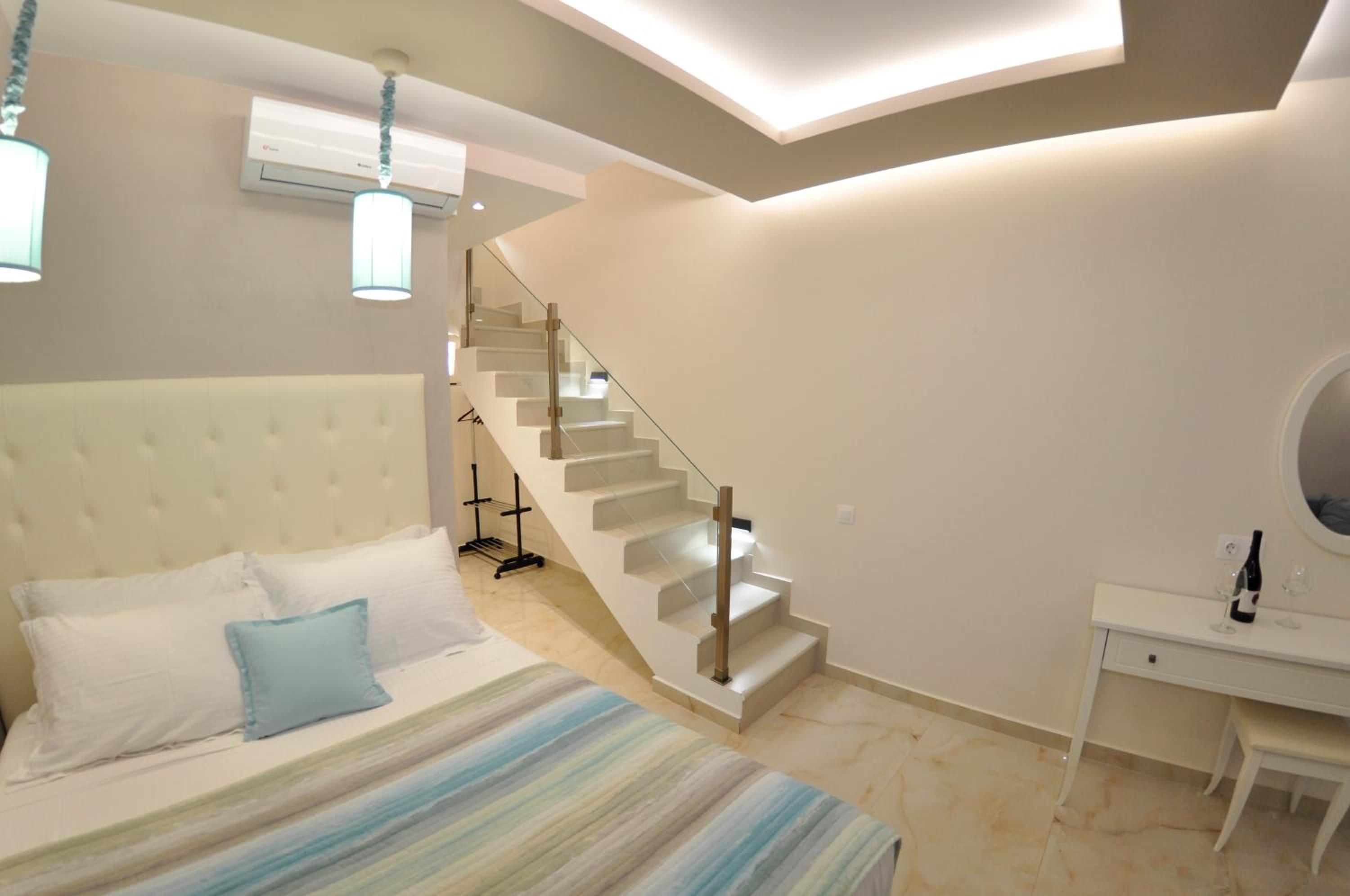Suite with Private Pool photo 2