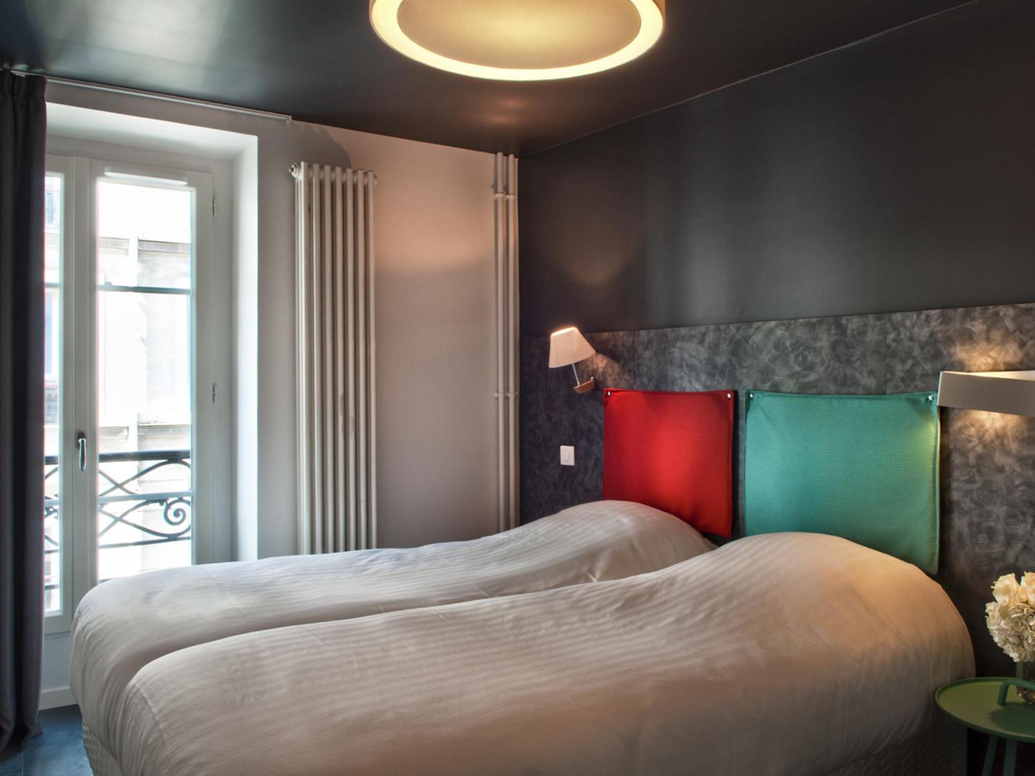 Twin Room thumbnail 5