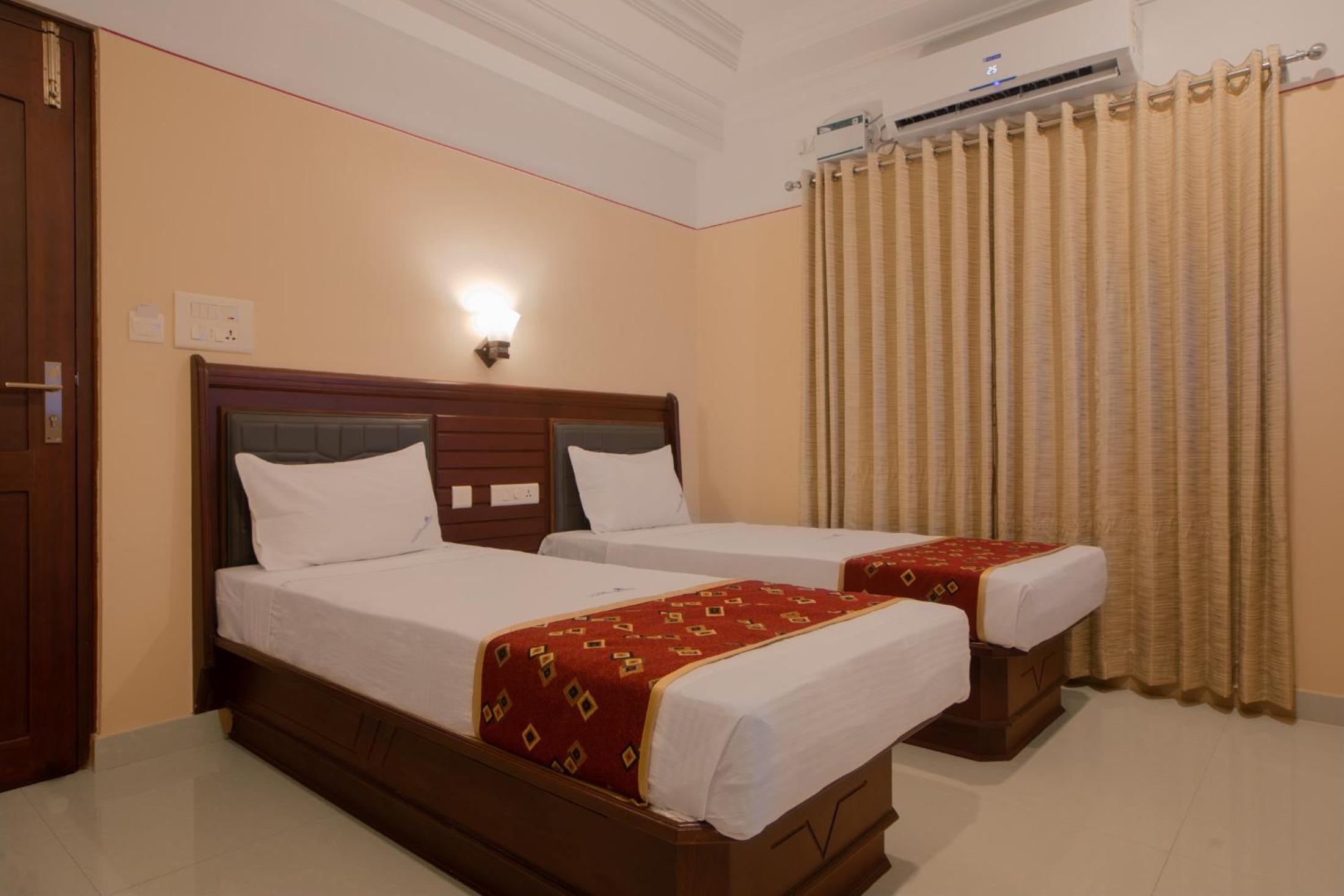 Deluxe Twin Room photo 2