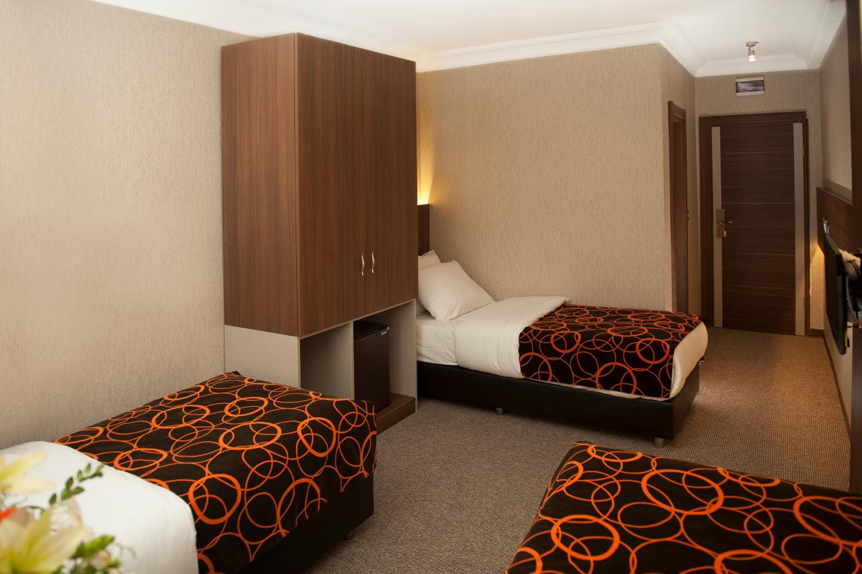 Standard Triple Room photo 2