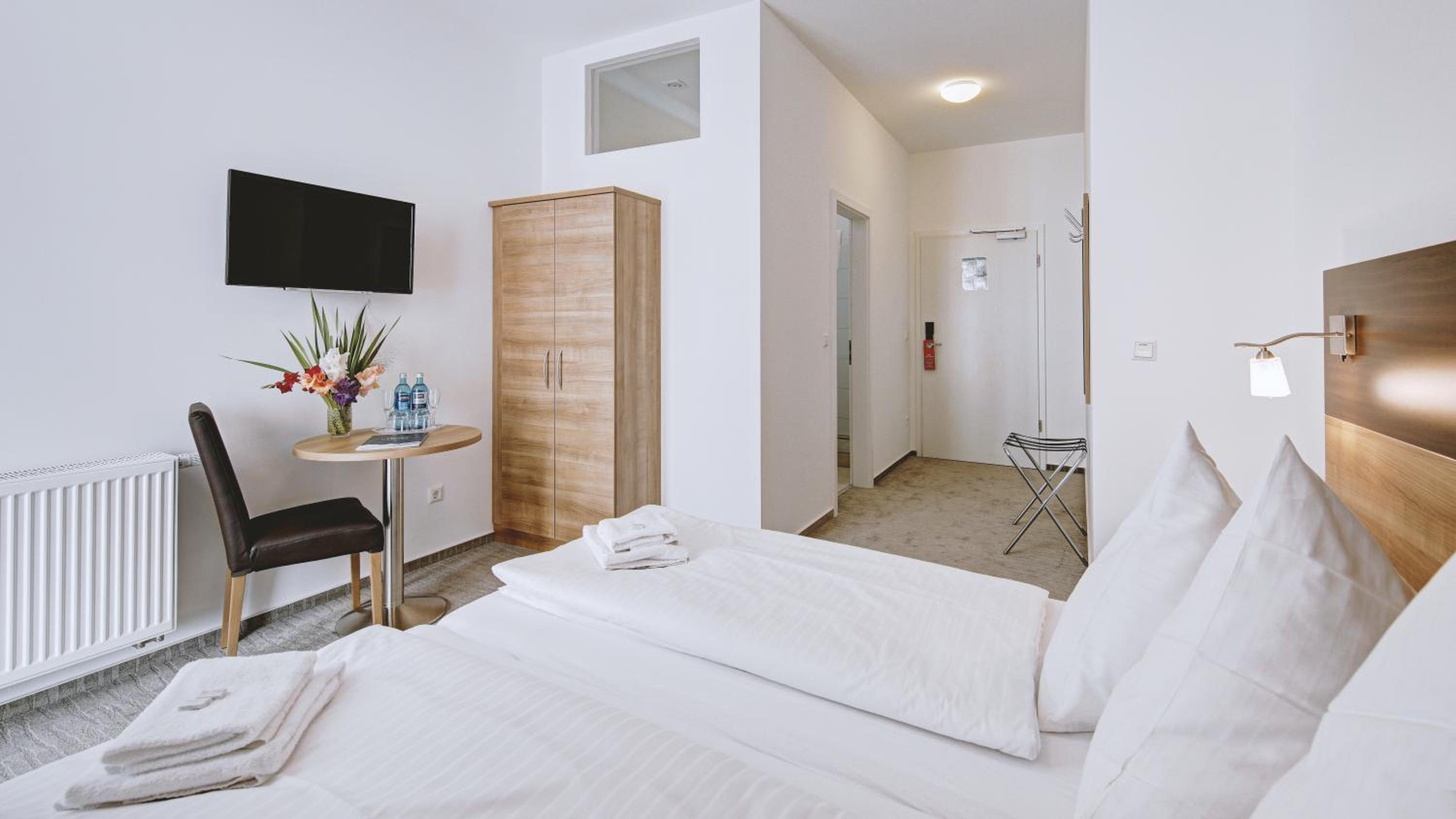 Standard Double Room photo 3