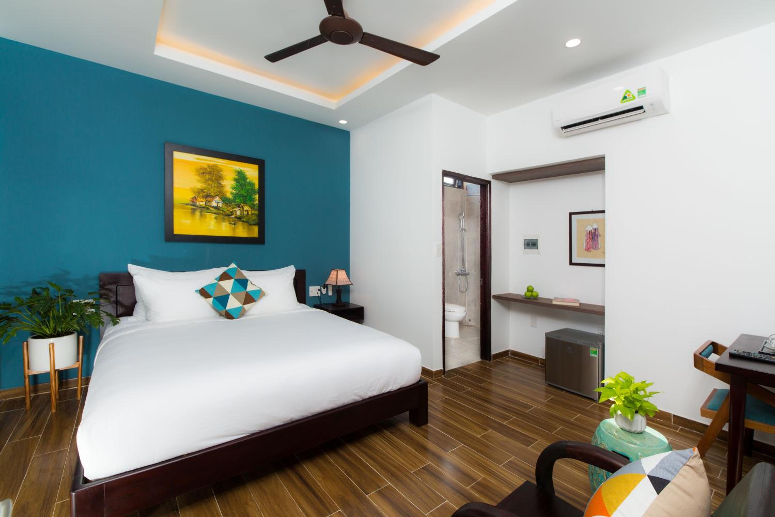 Superior King Room - Photo 12