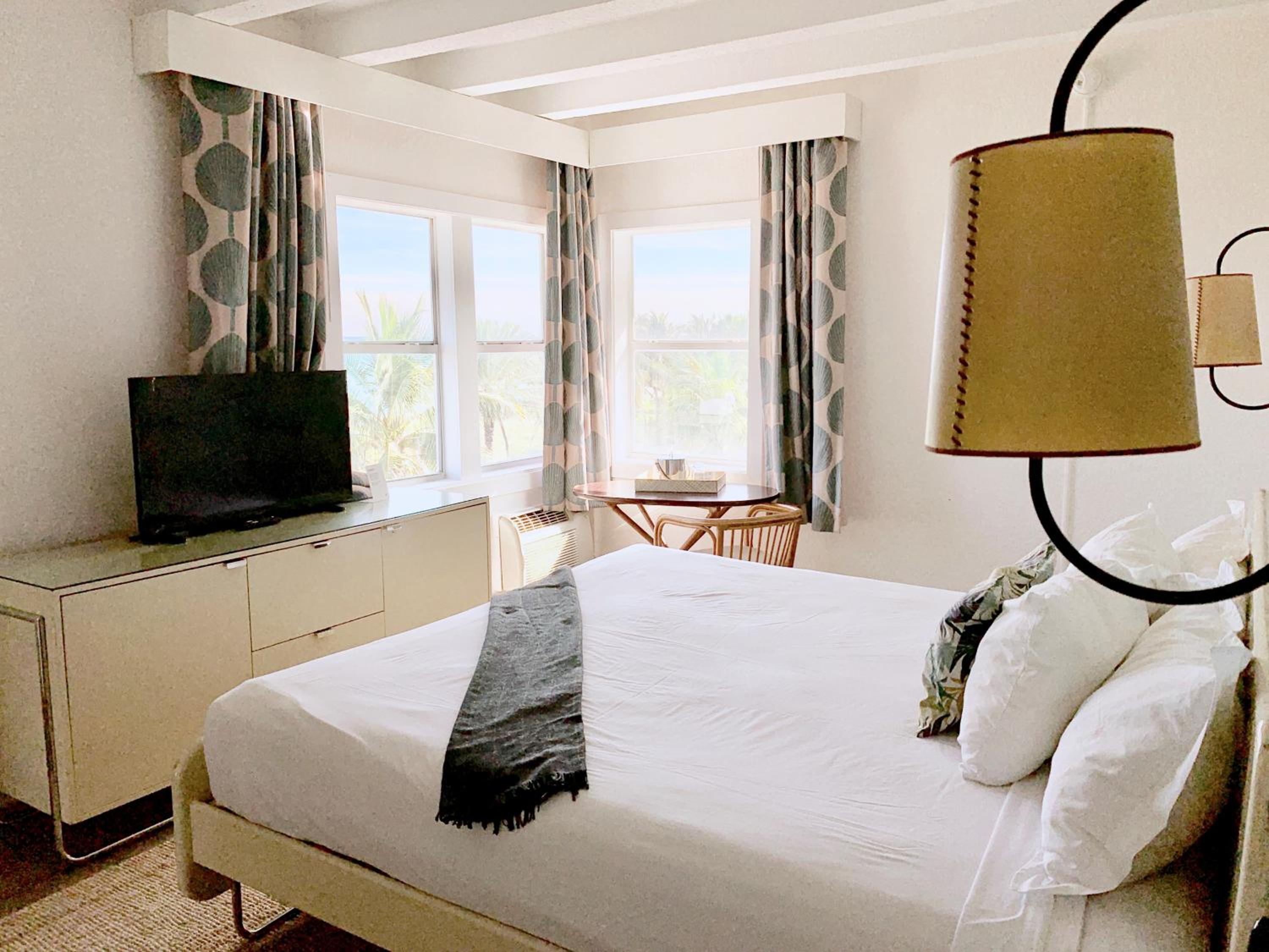 Suite One King Bed Two Double Beds Ocean View