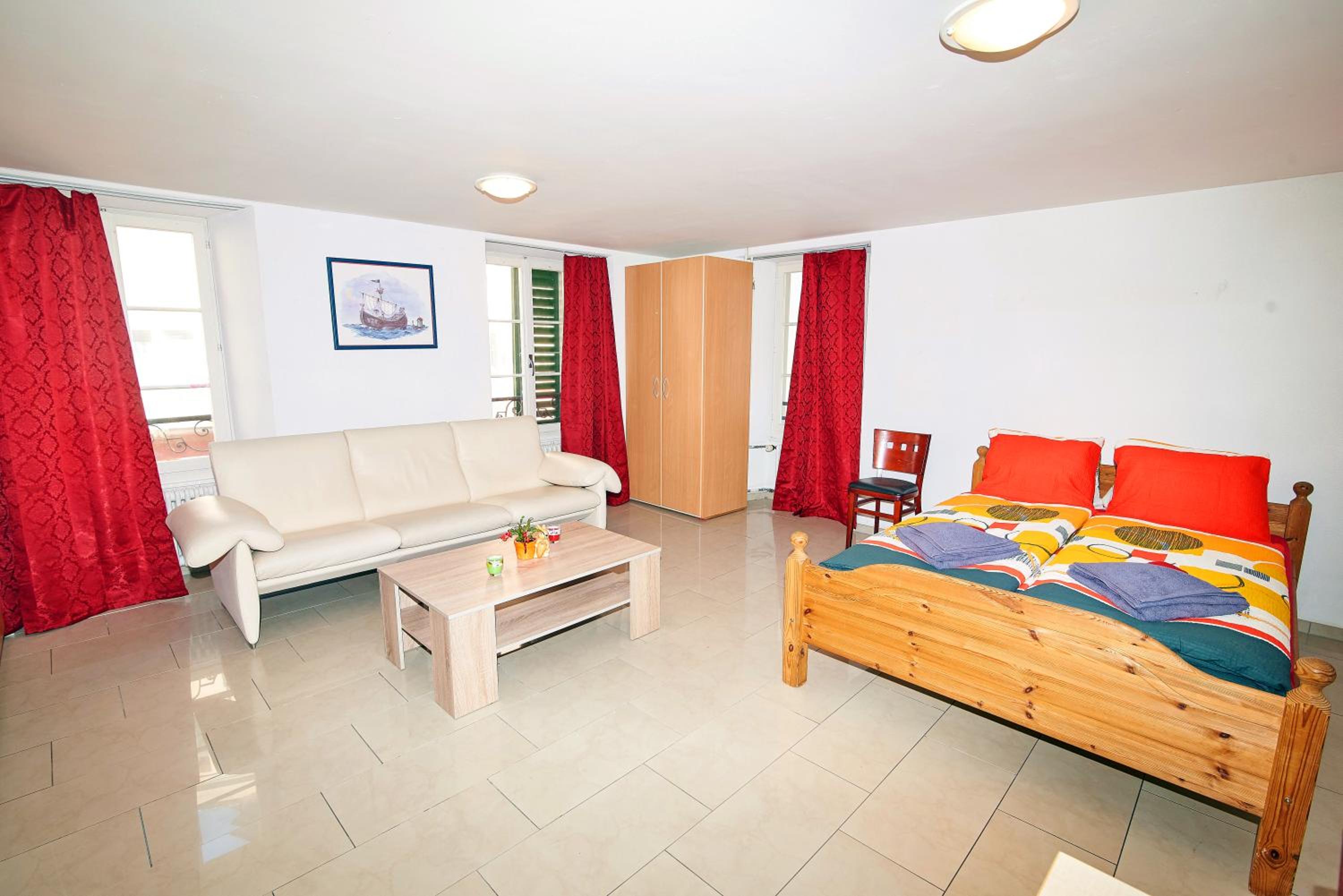 Apartment - Photo 4