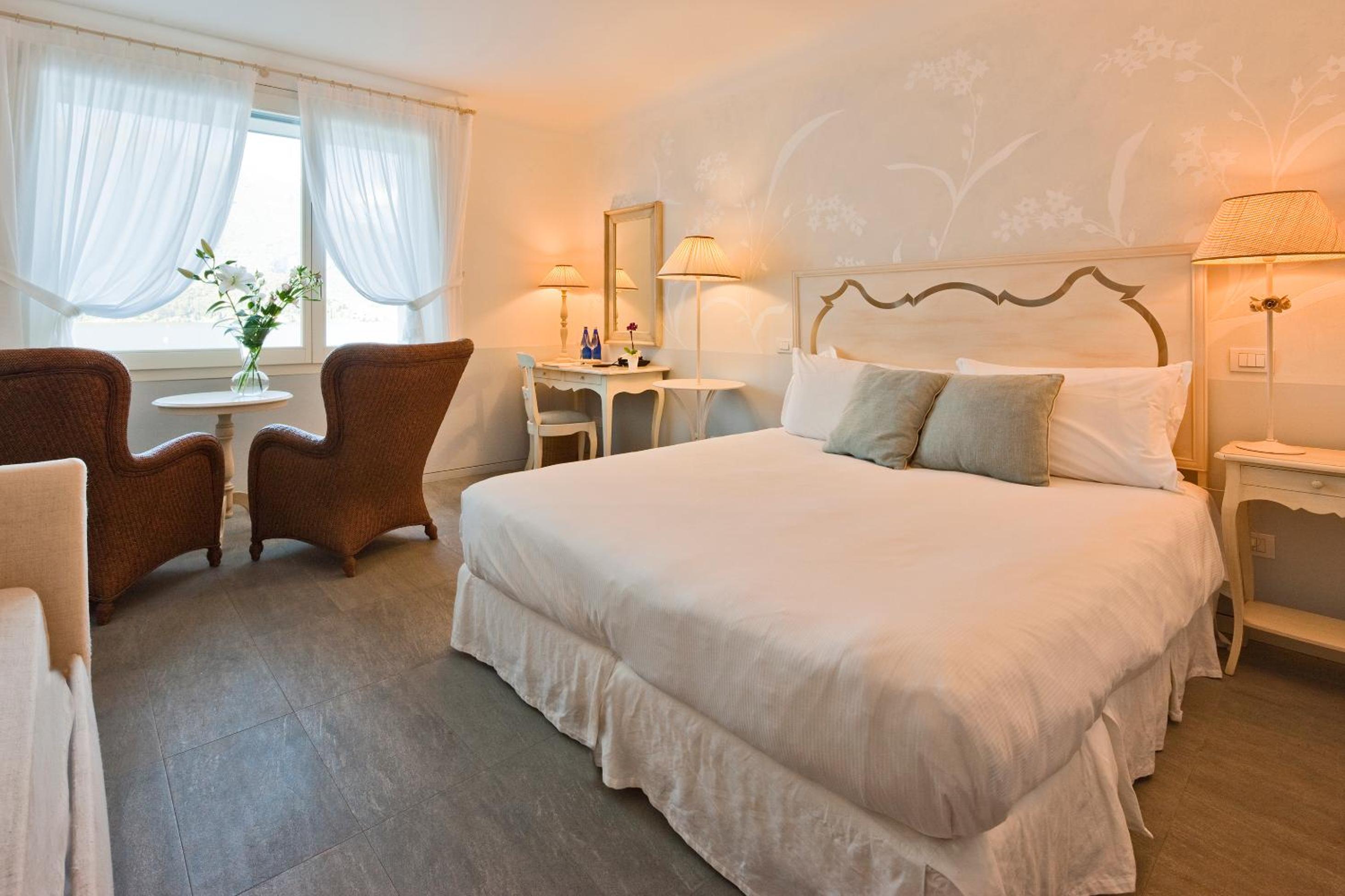 Deluxe Double Room - Photo 1