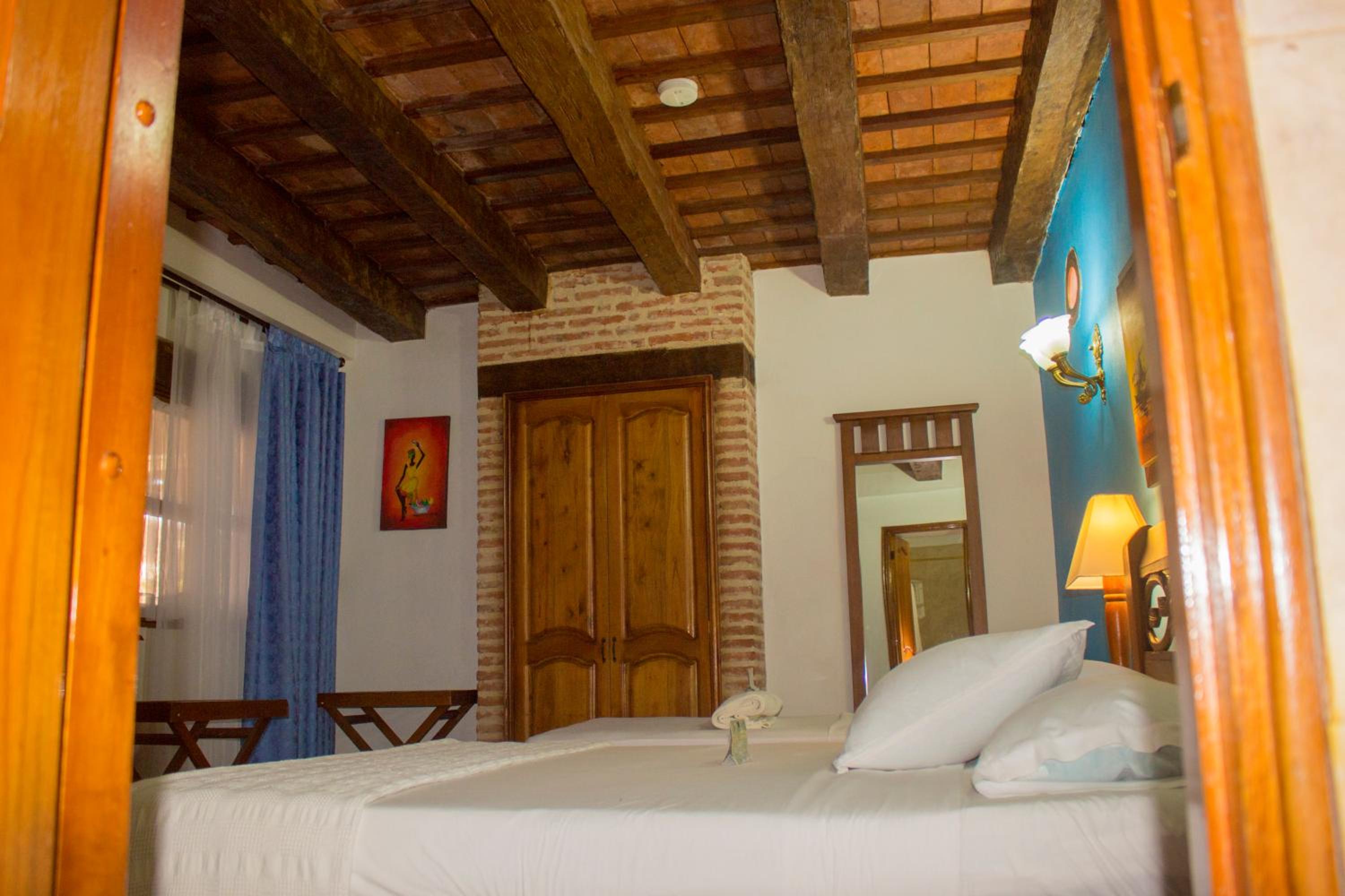 Standard Double Room - Photo 3