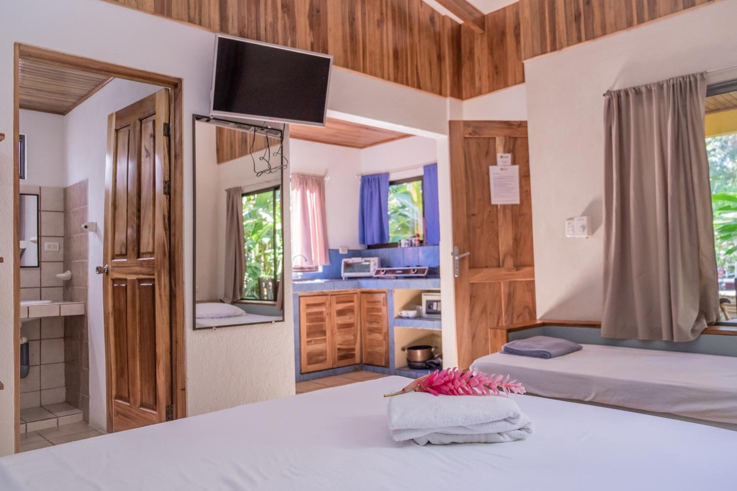 One-Bedroom Bungalow photo 2