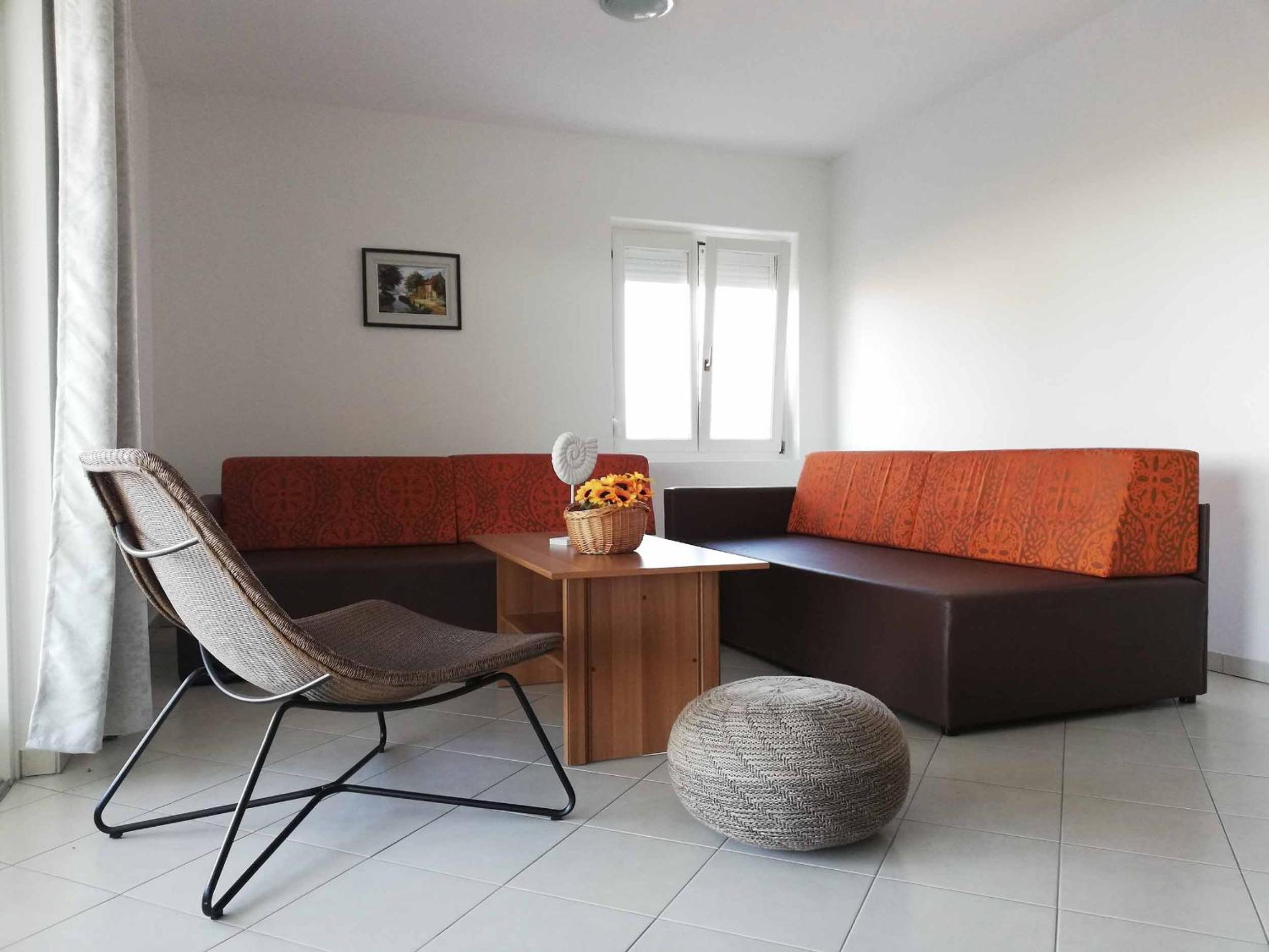 Apartment with Balcony and Sea View - Photo 1
