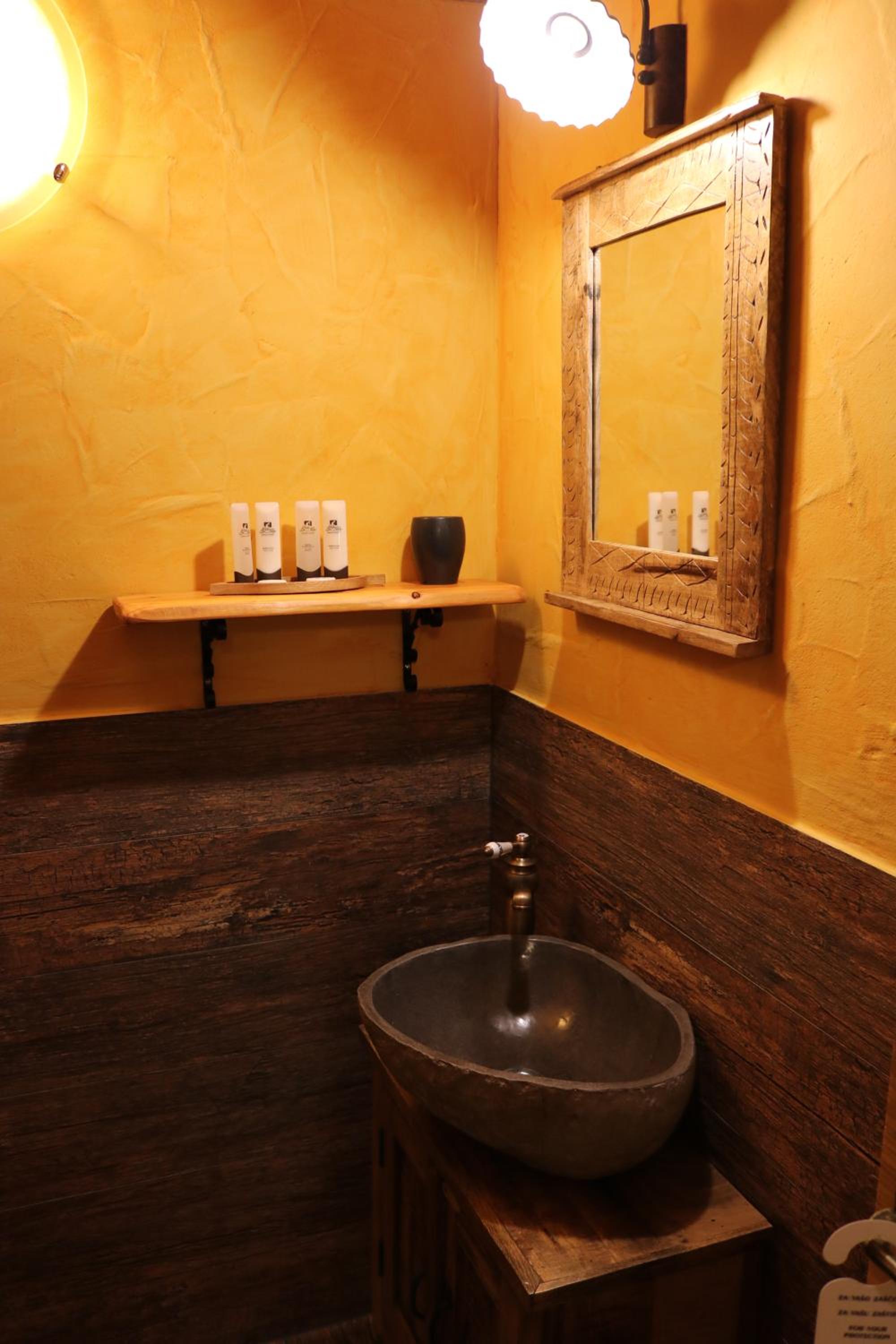 Two-Bedroom Suite - Photo 5
