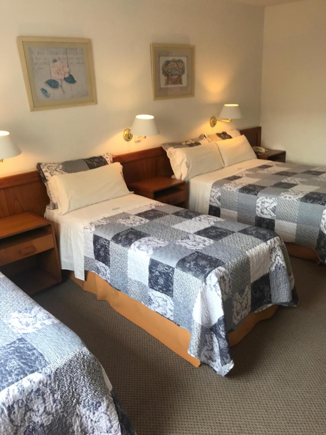 Quadruple Room with Side Beach View photo 1