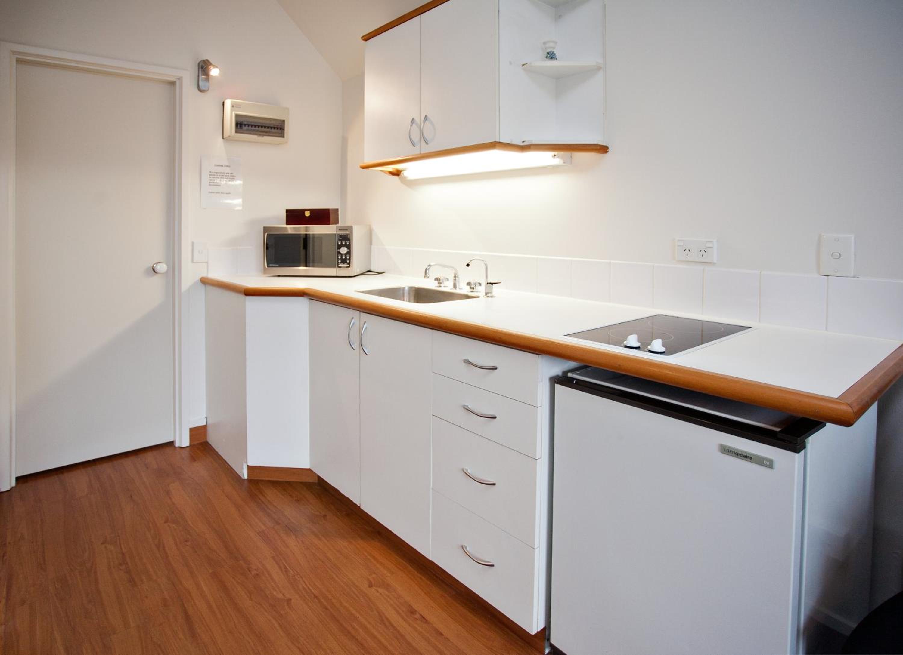One-Bedroom Apartment - Photo 6