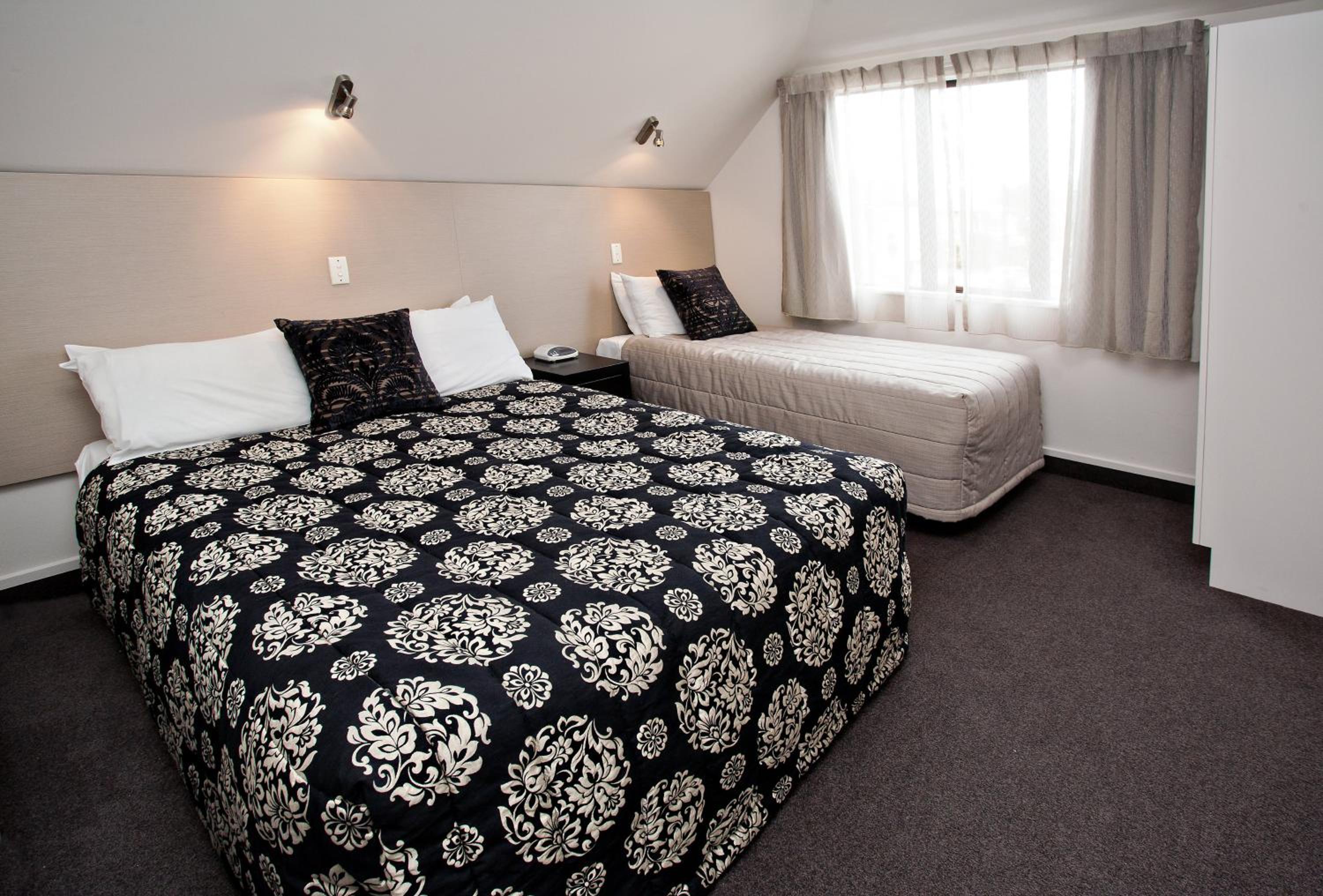 One-Bedroom Apartment - Photo 9