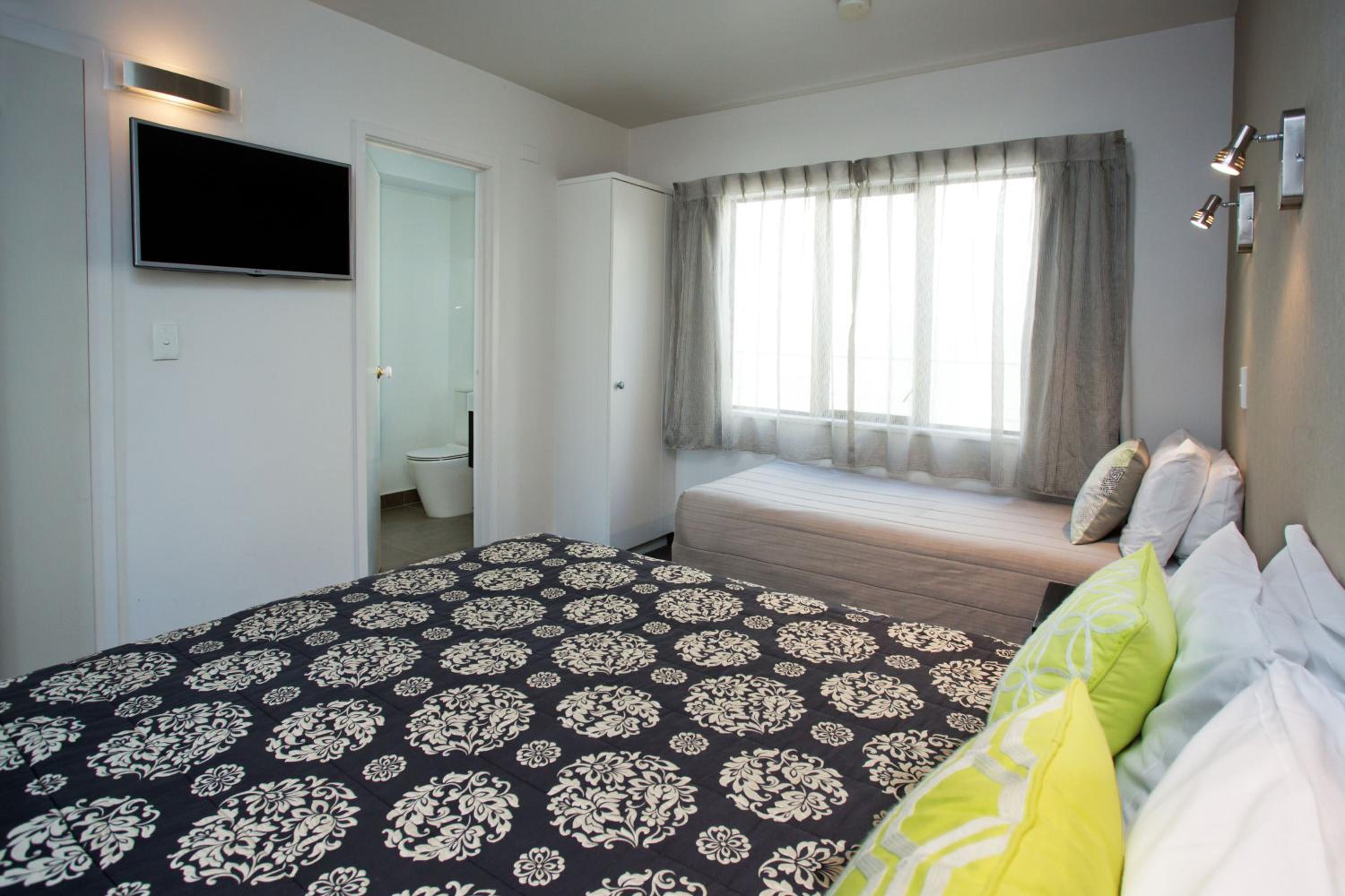 One-Bedroom Apartment - Photo 10