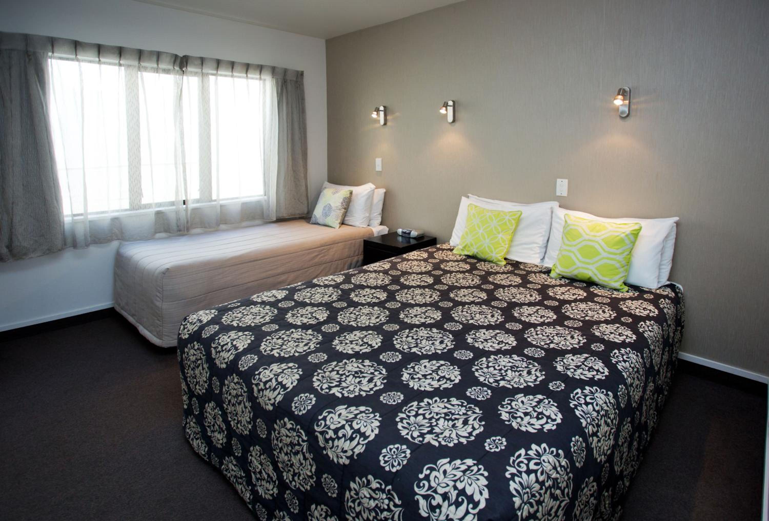 One-Bedroom Apartment - Photo 11