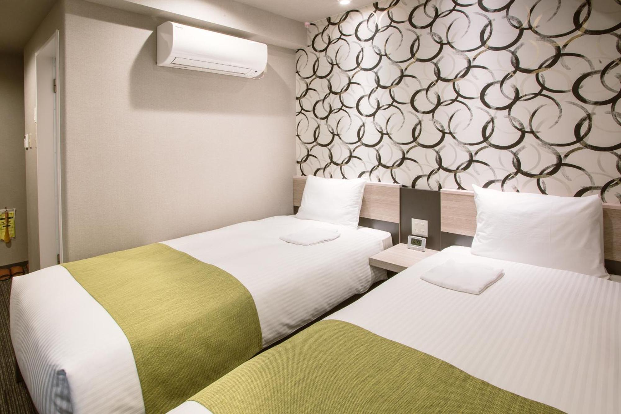 Economy Twin Room - Non-Smoking - Photo 1