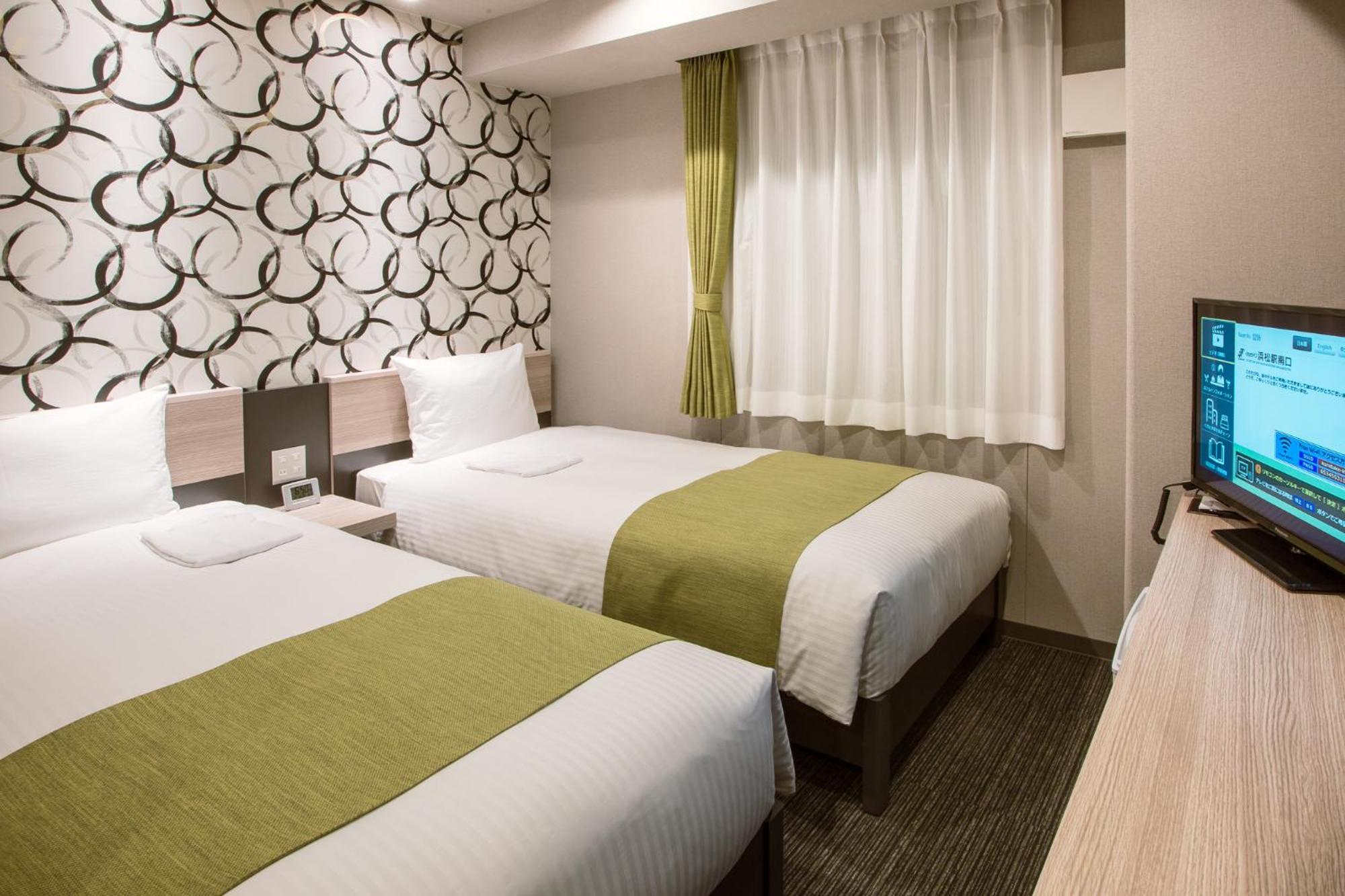 Economy Twin Room - Non-Smoking - Photo 9
