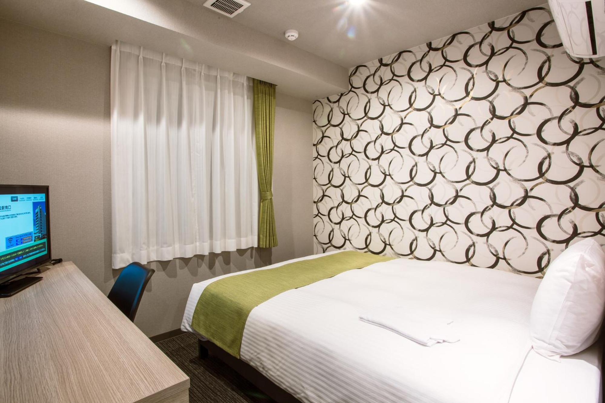 Double Room - Non-Smoking  - Photo 6
