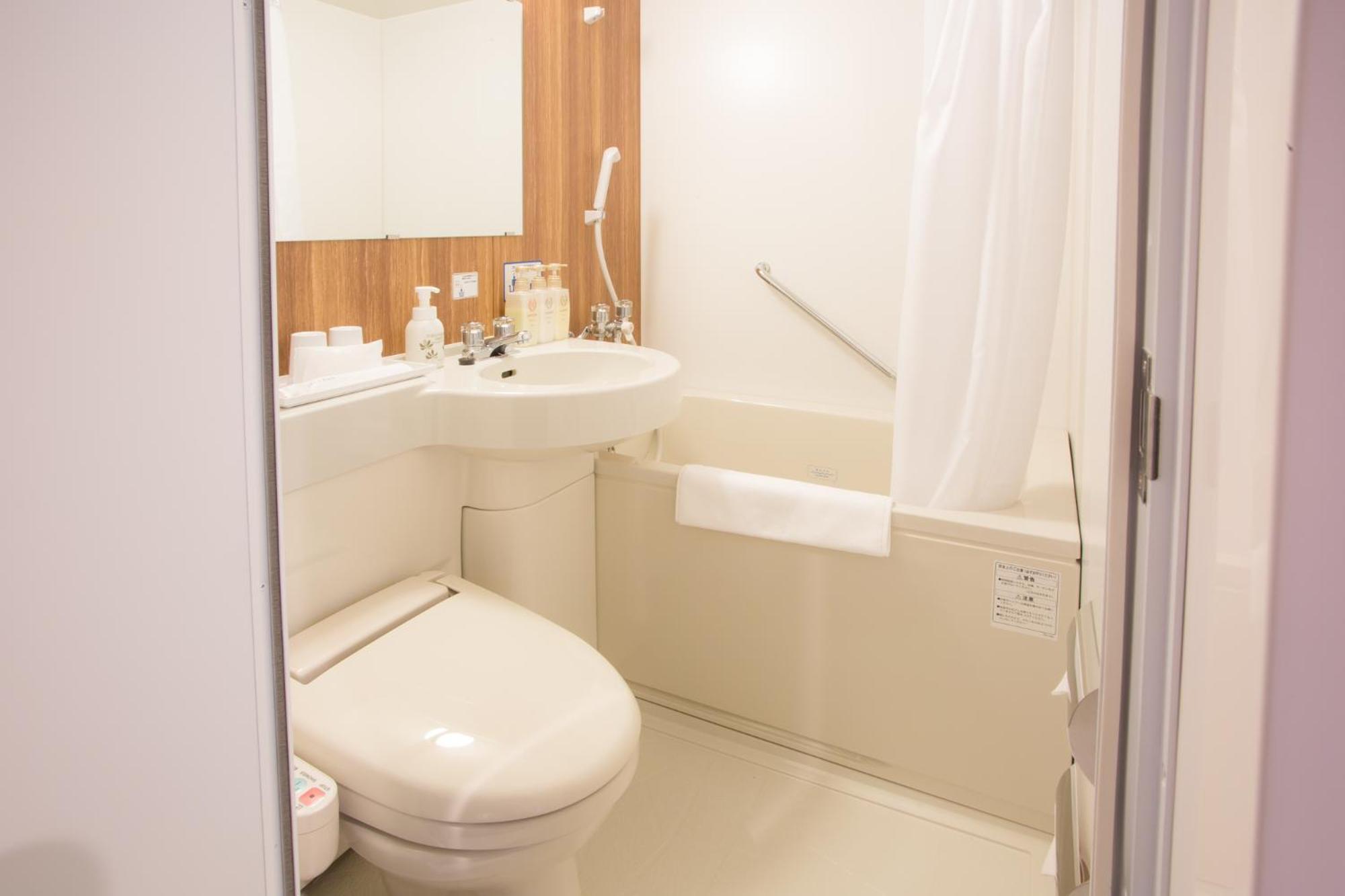 Economy Twin Room - Non-Smoking - Photo 4