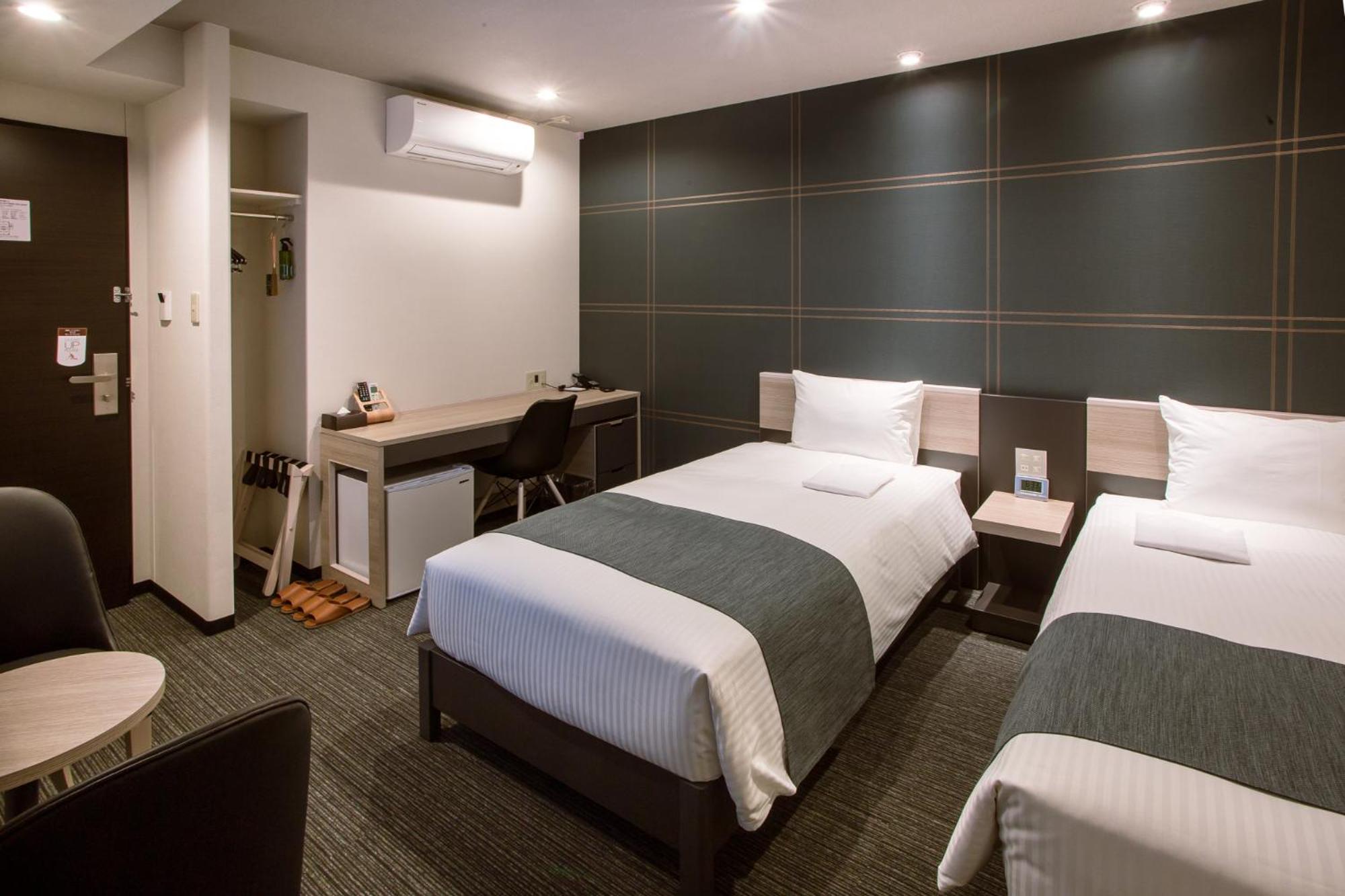 Standard Twin Room - Non-Smoking - Photo 8