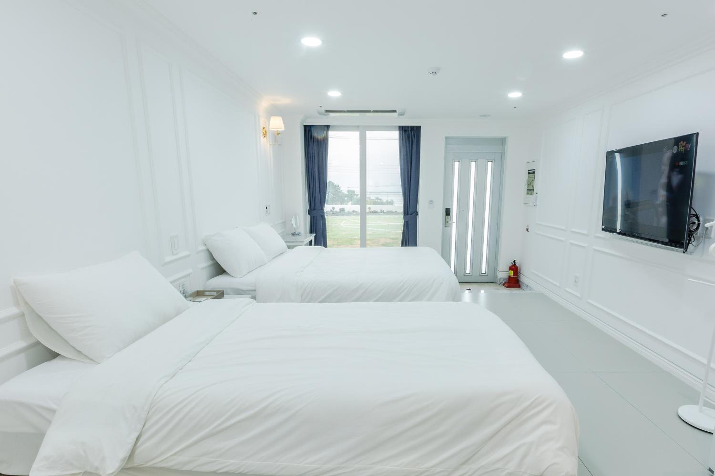 Deluxe Family Twin Room