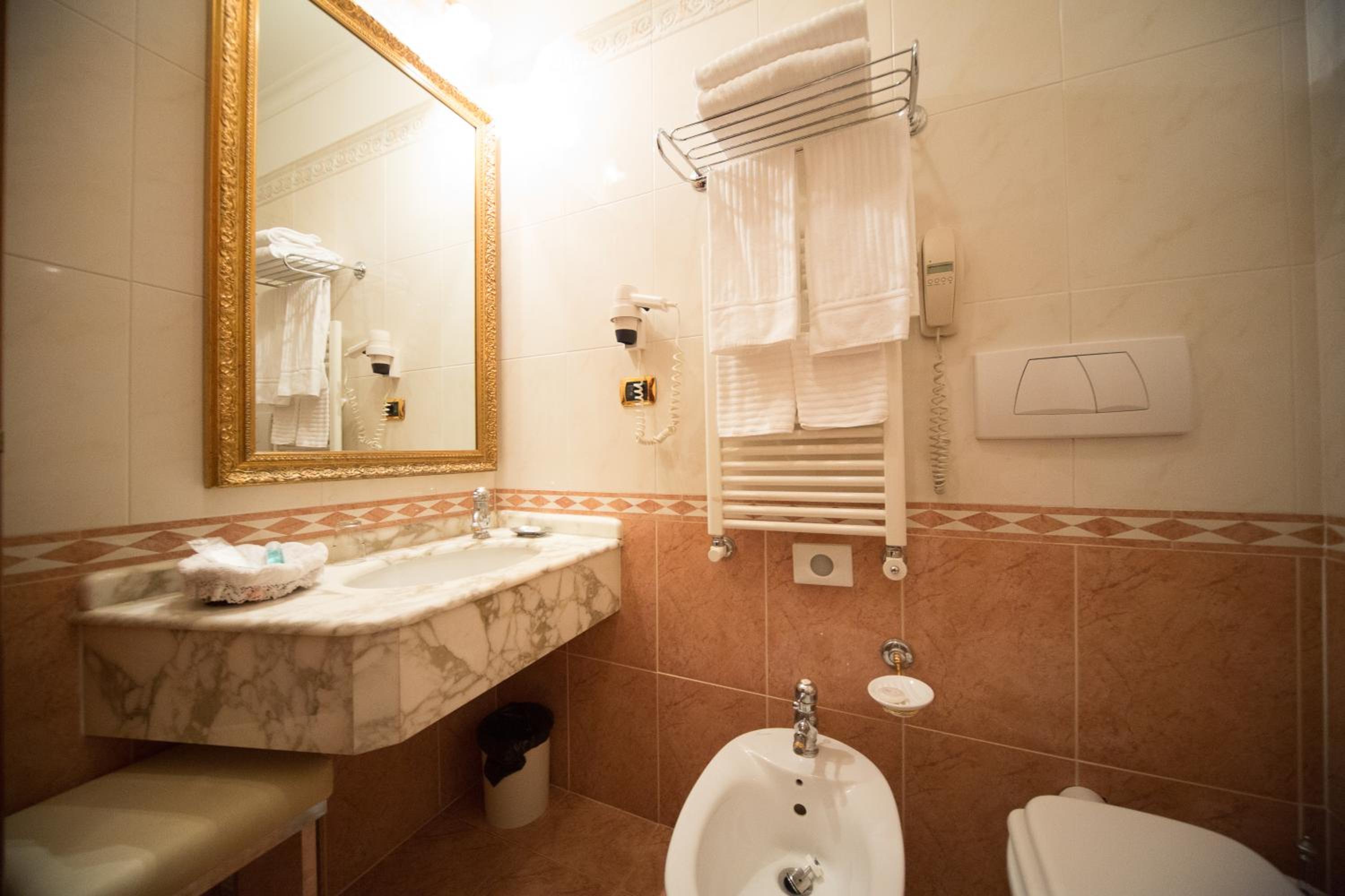 Small Double Room photo 2
