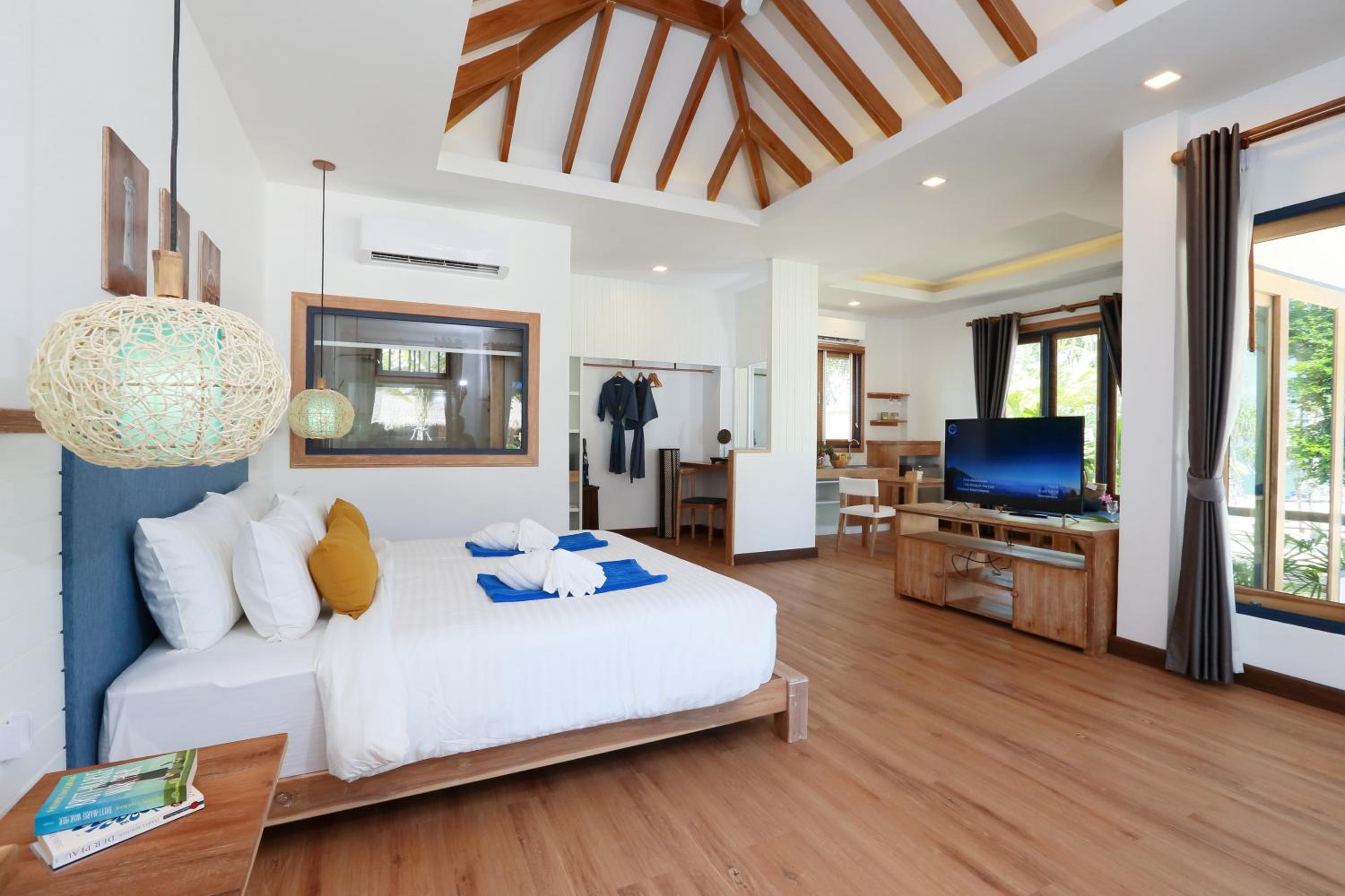 Villa - Beach Front