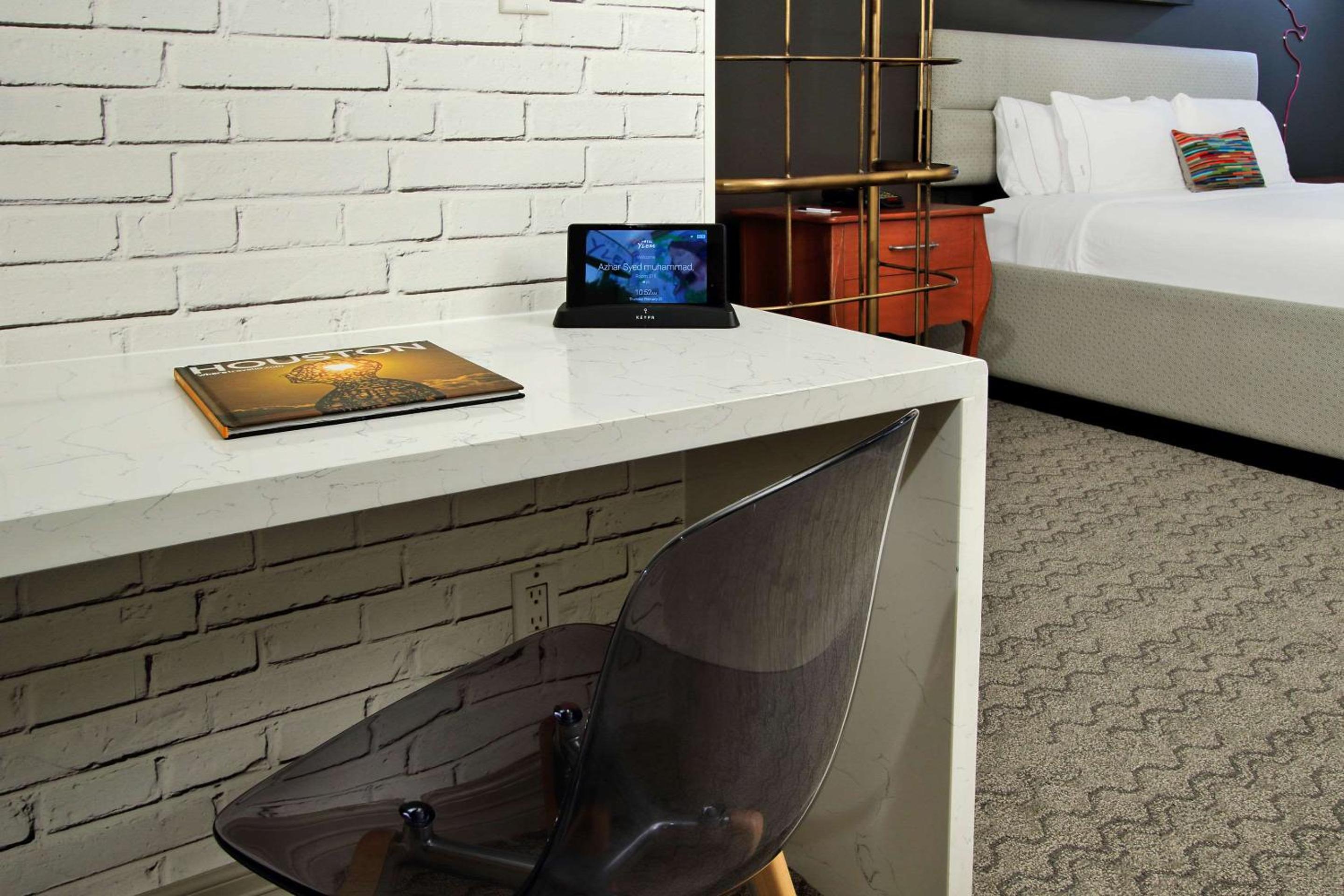 King Room - Non-Smoking - Photo 4