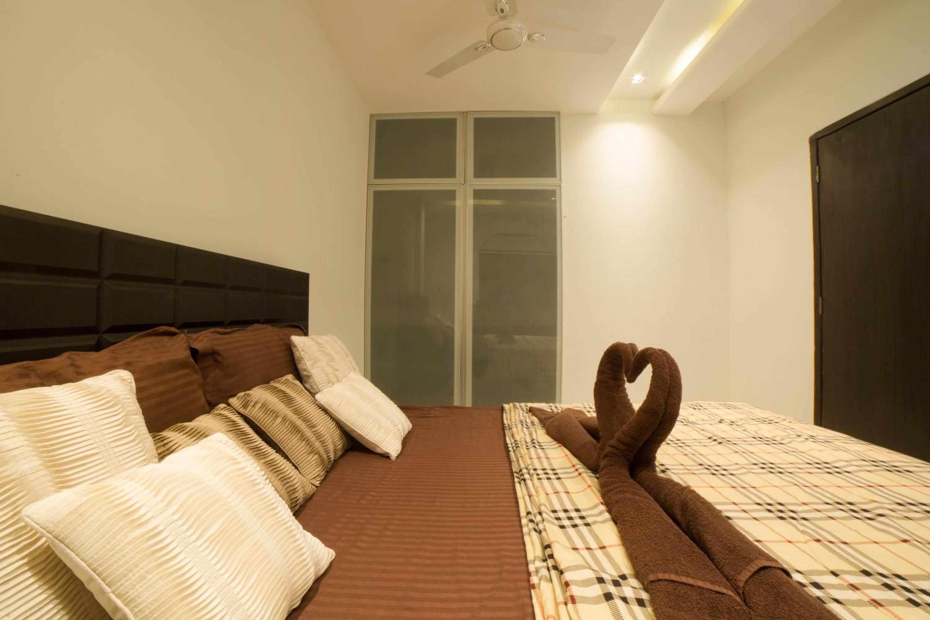 One-Bedroom Apartment - Photo 3