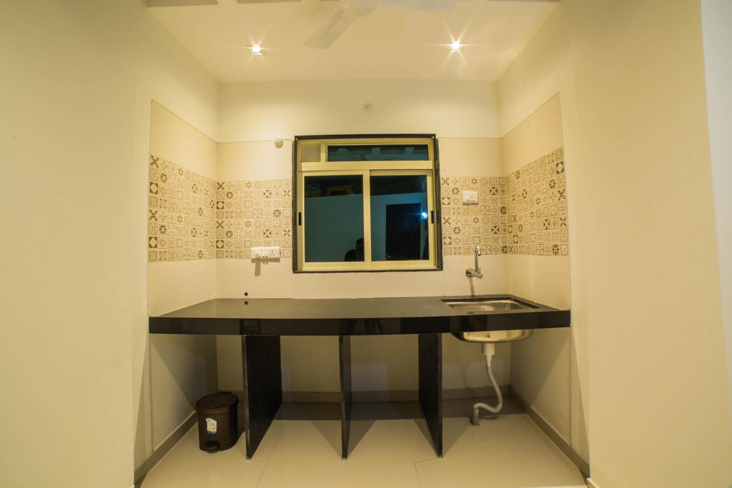 One-Bedroom Apartment - Photo 18