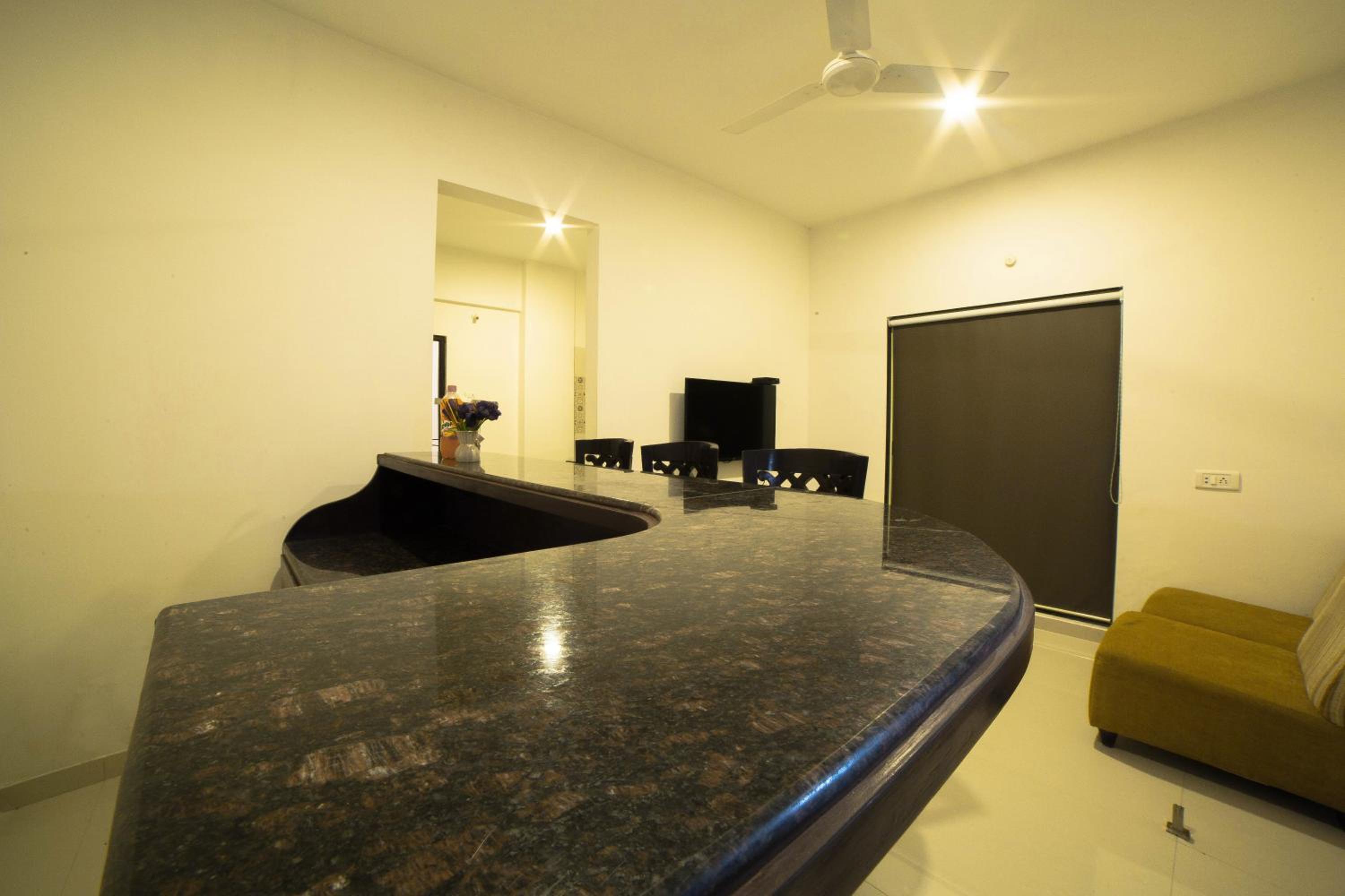 One-Bedroom Apartment - Photo 15