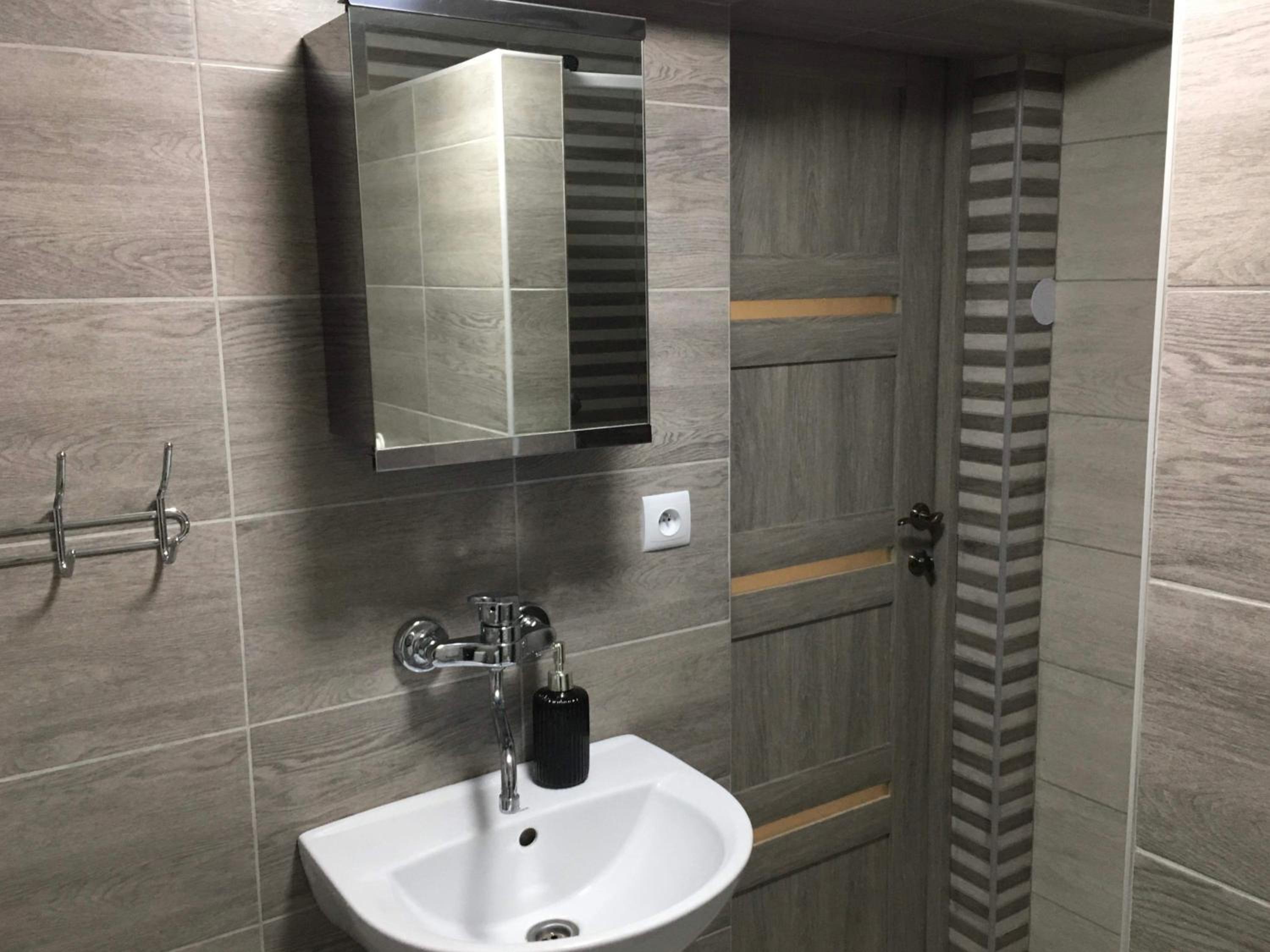 Twin Room with Shower photo 2