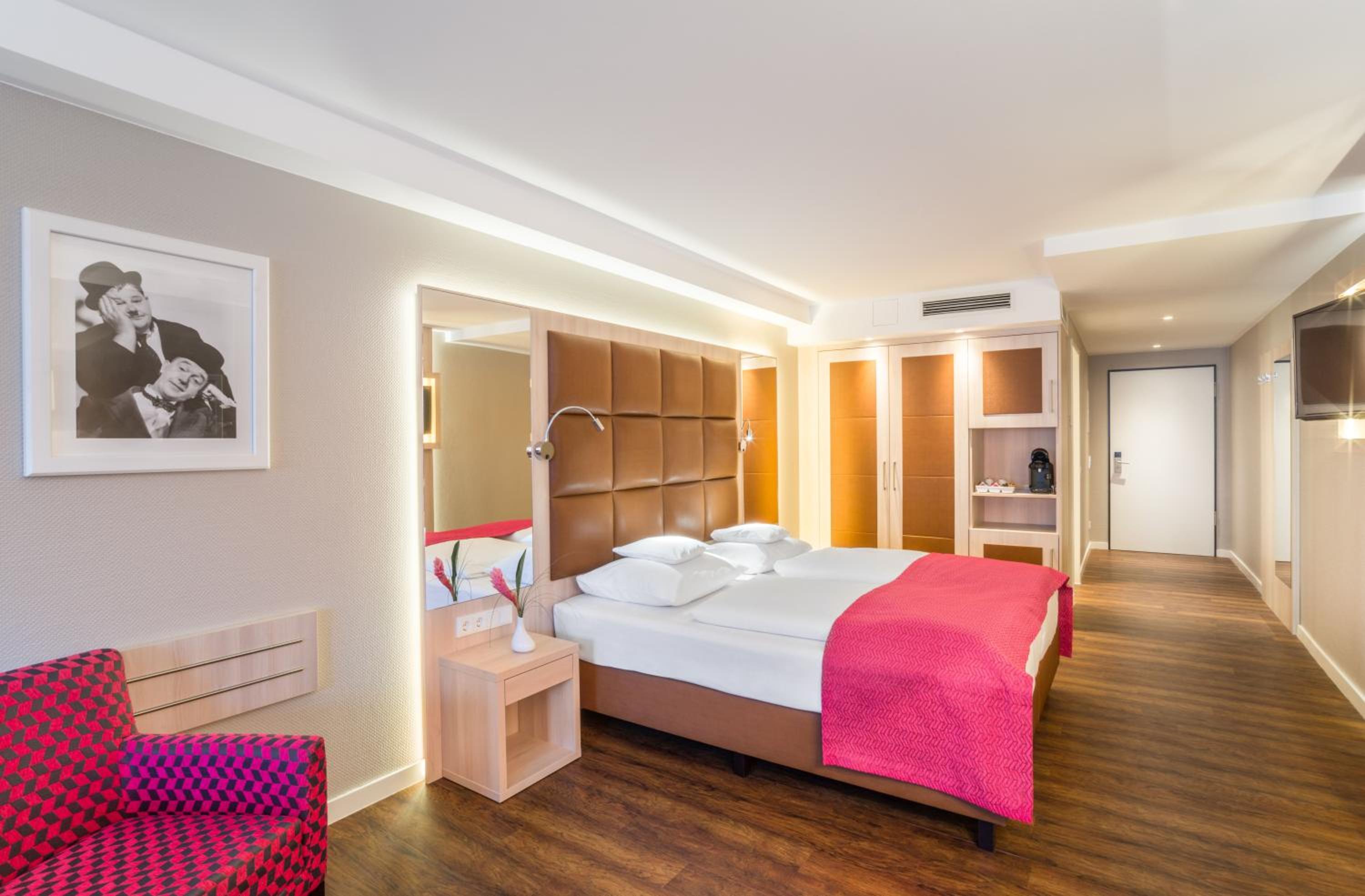 Deluxe Junior Suite photo 2