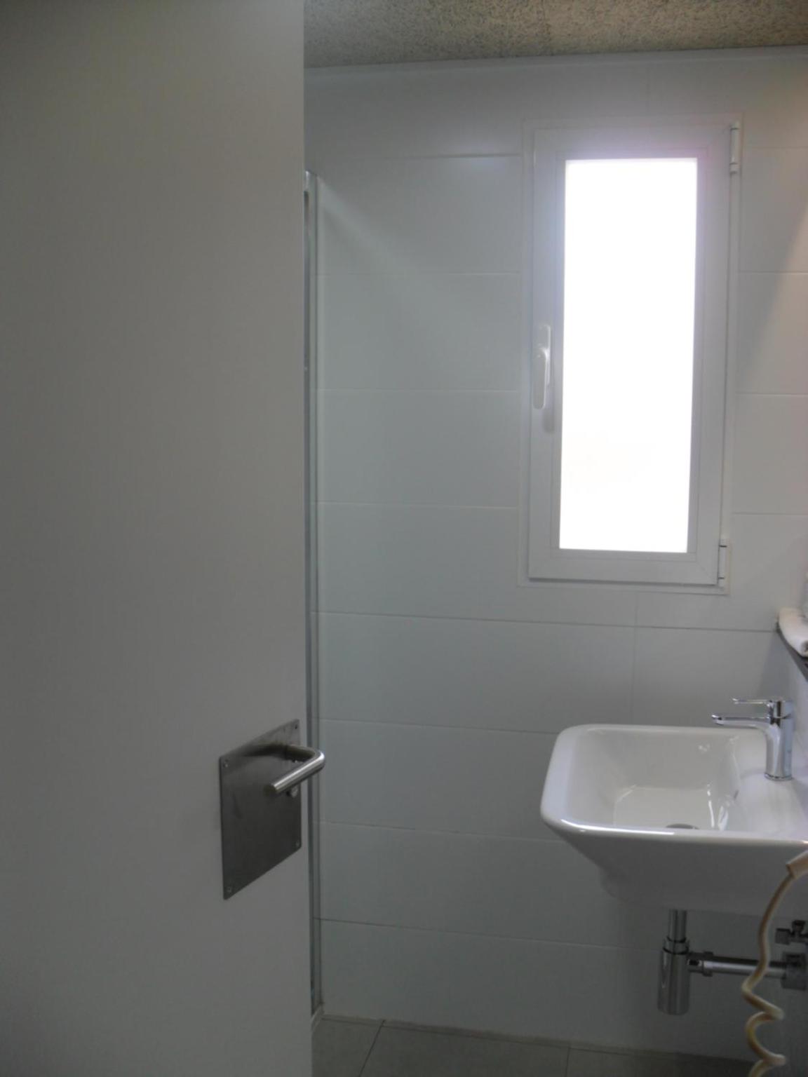 Double Room - Photo 25
