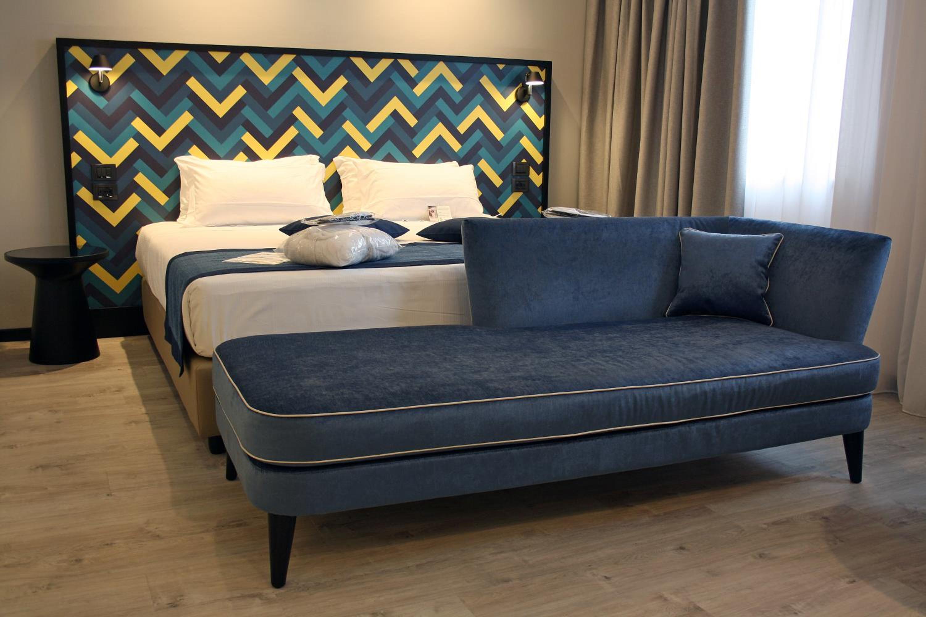 Executive King Suite - Photo 13