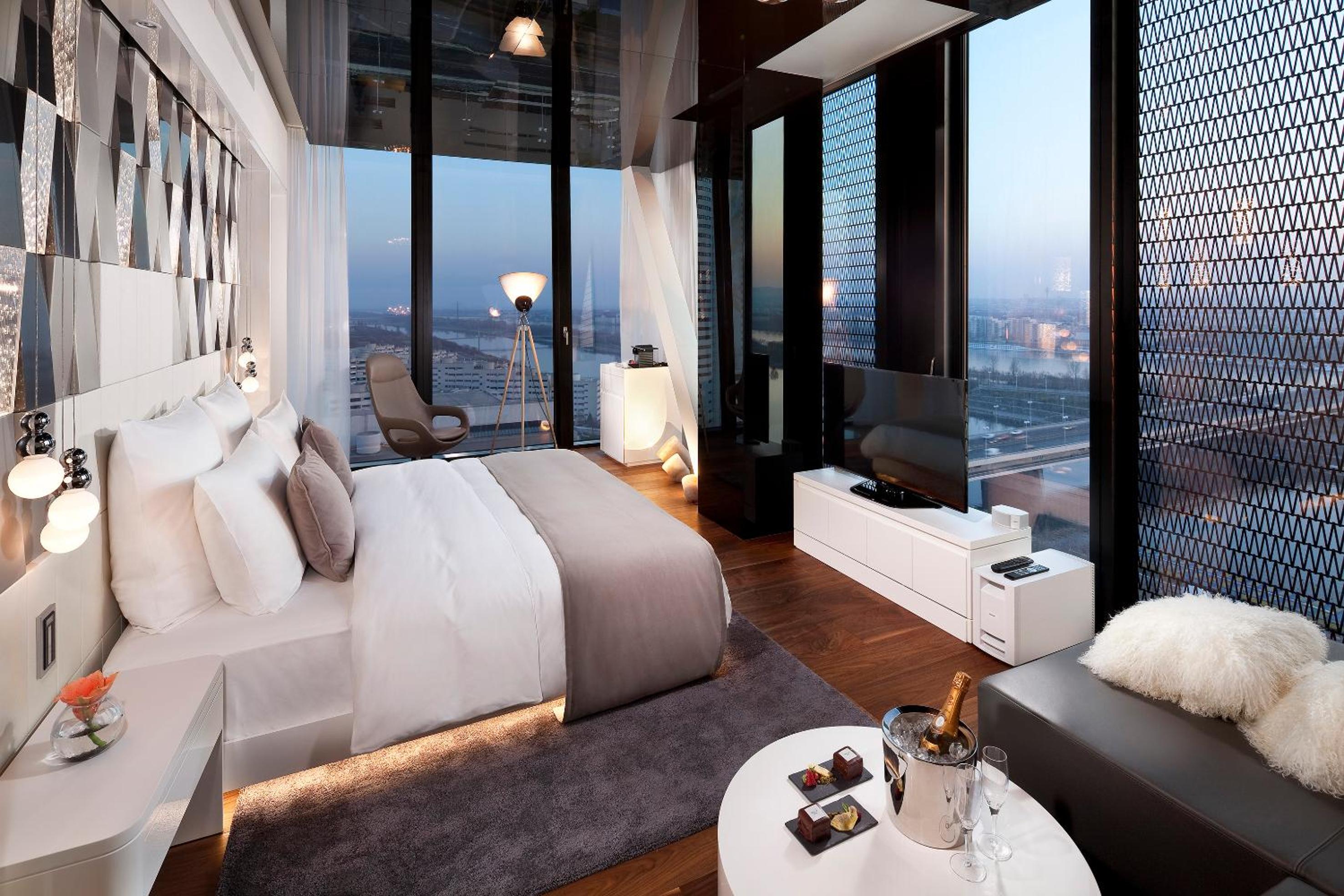 Presidential Suite photo 1