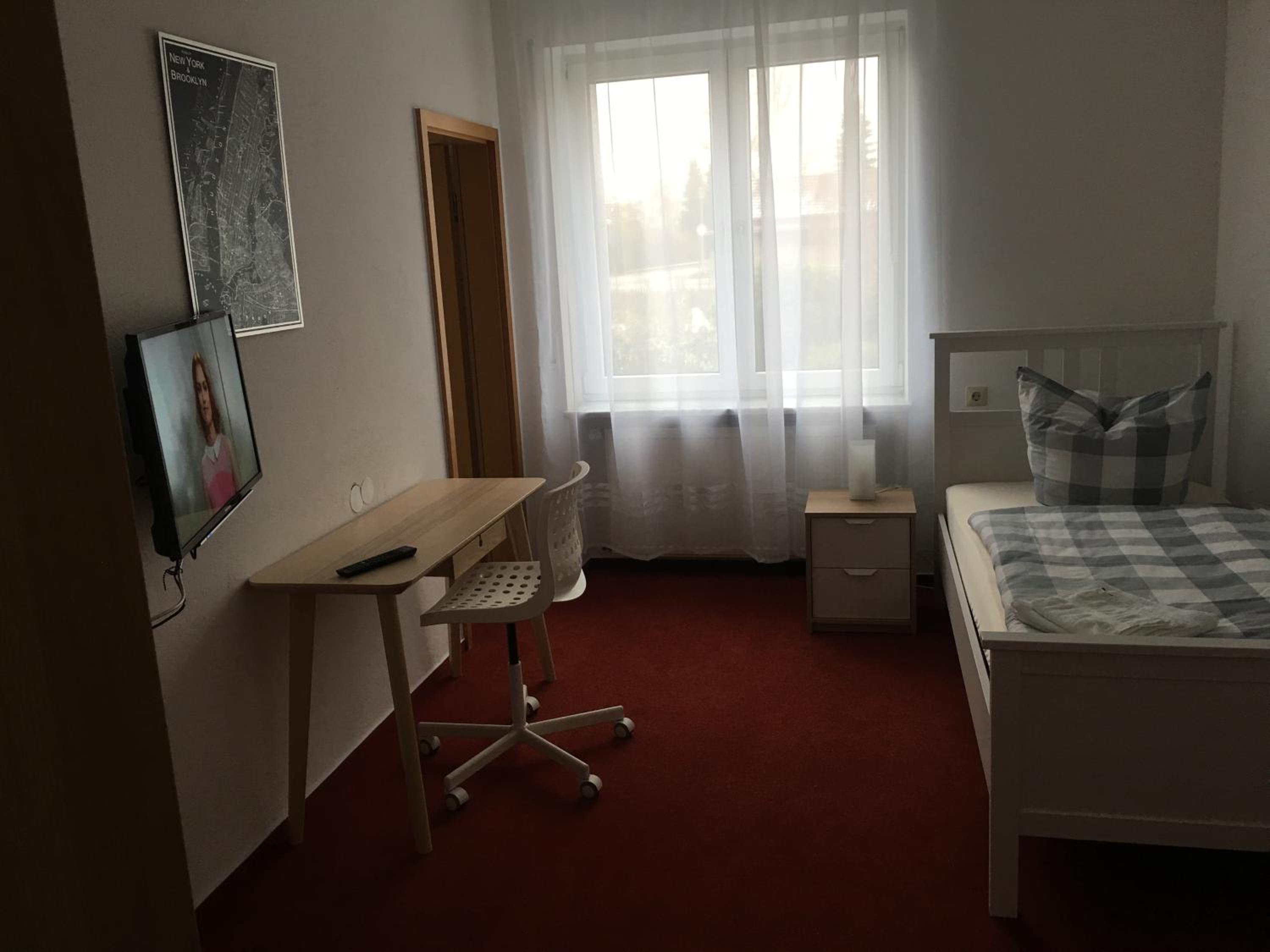 Single Room with Bathroom photo 1