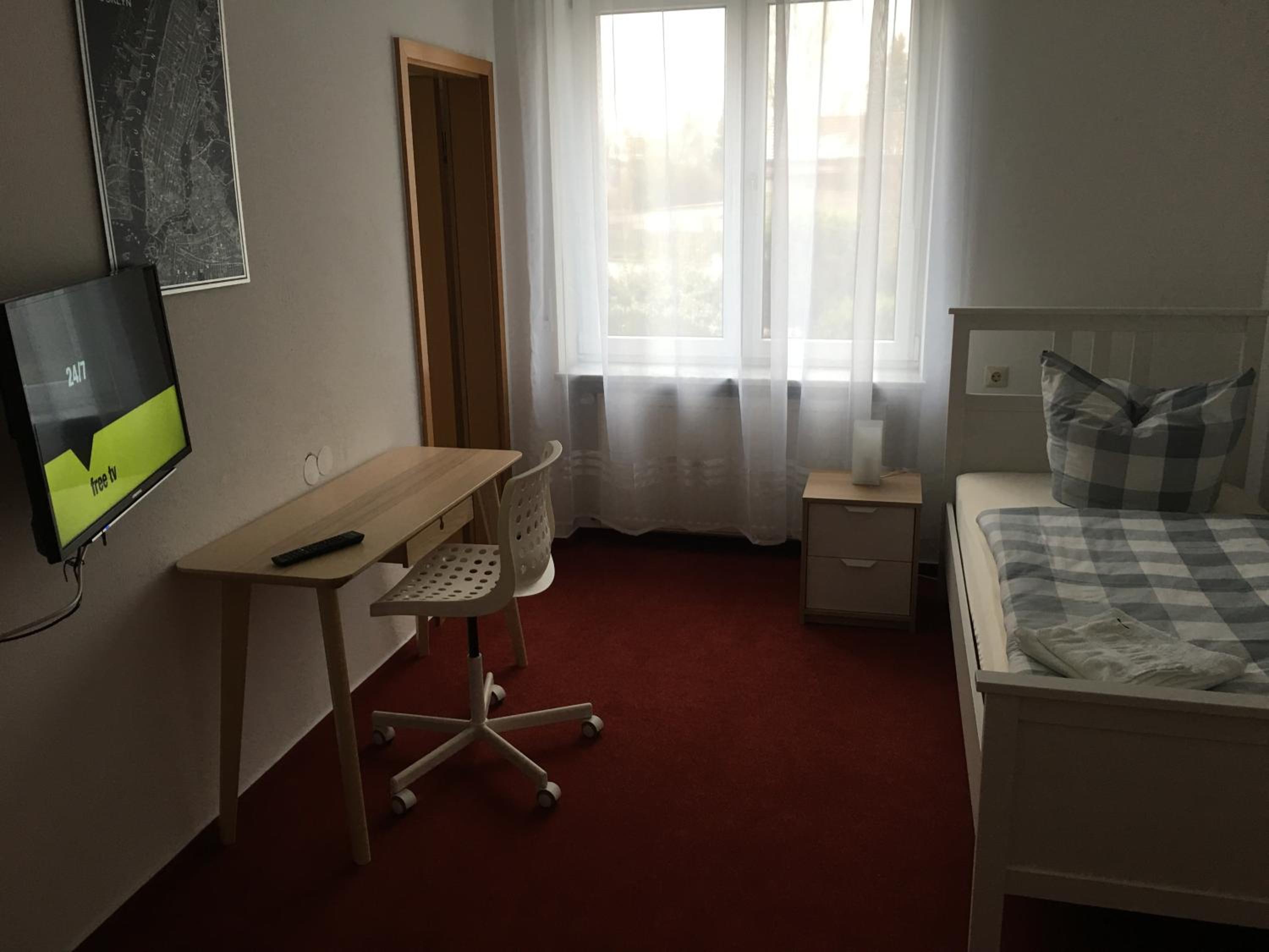 Single Room with Bathroom photo 3