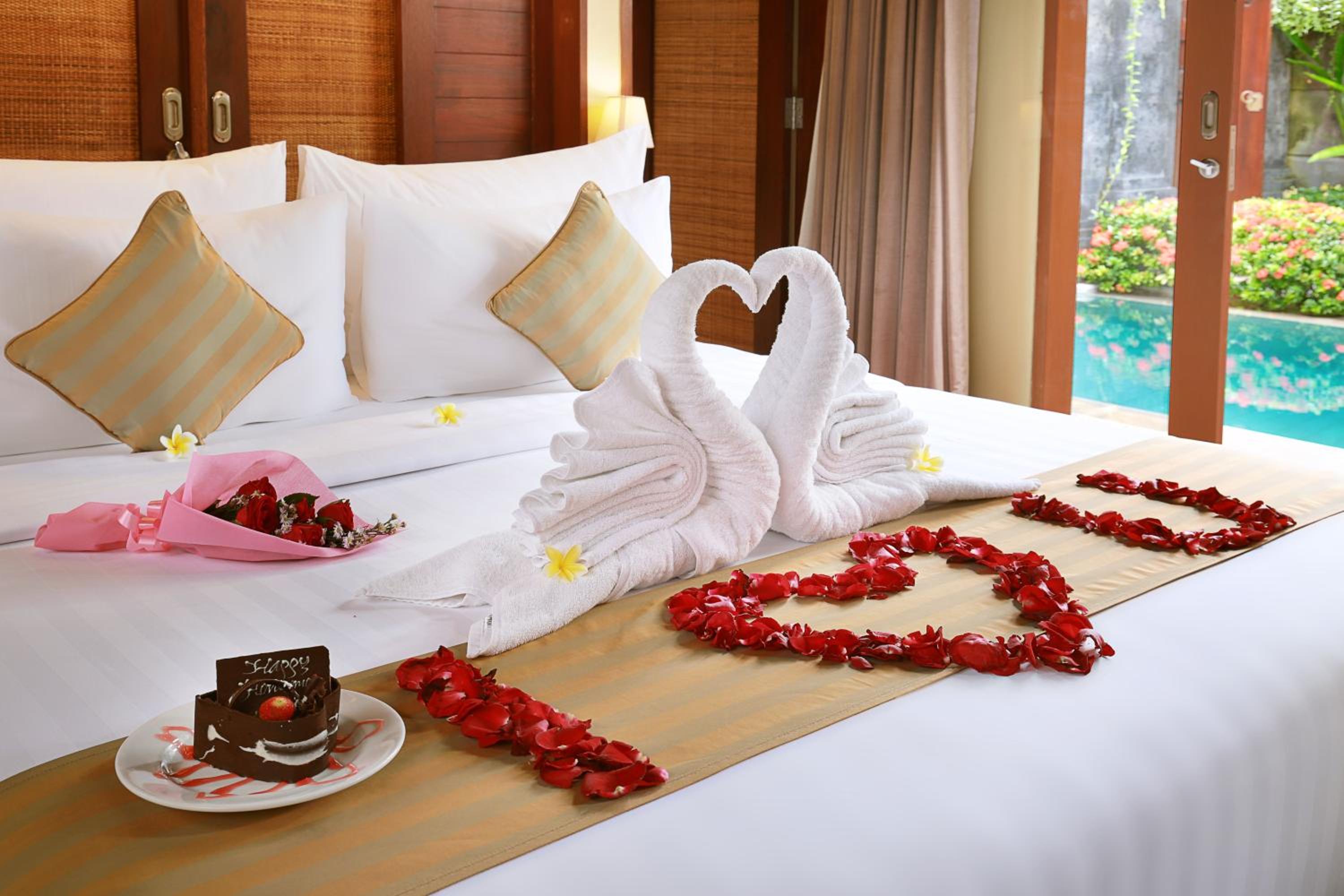One-Bedroom Pool Villa with Honeymoon Decoration