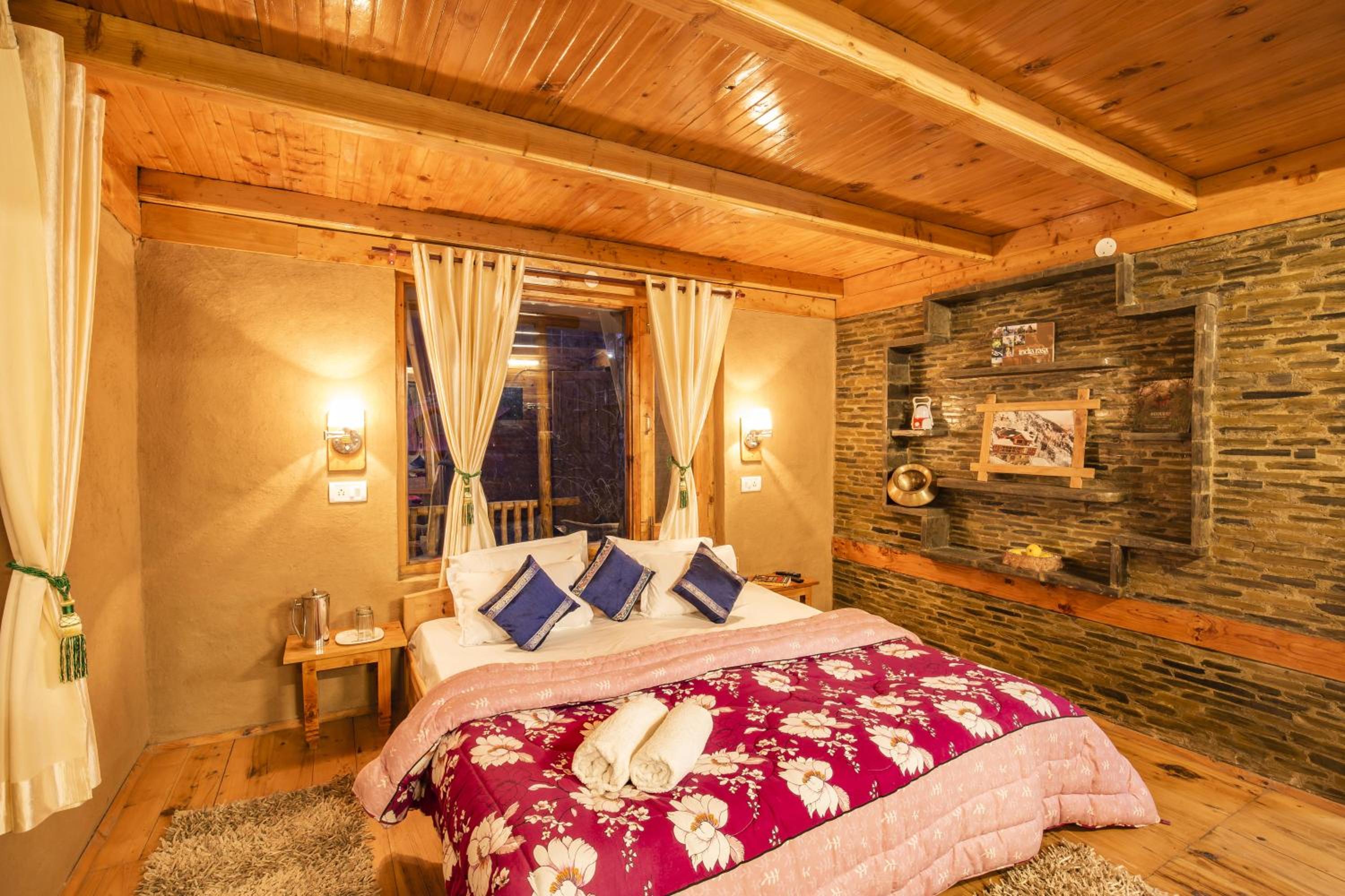 Standard Double Room with Balcony photo 3