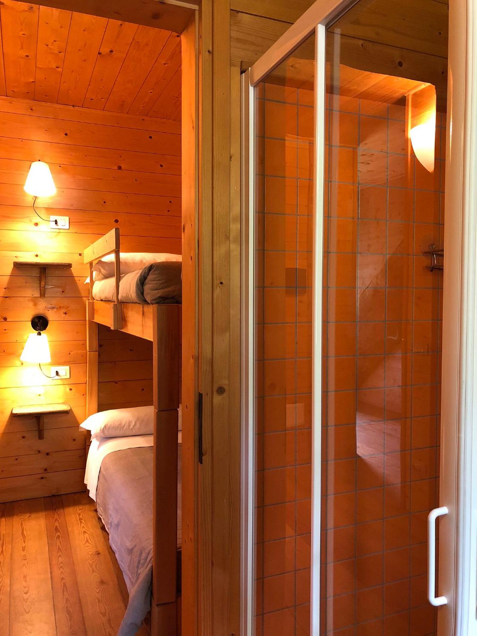 Quadruple Room with Bathroom - Photo 1
