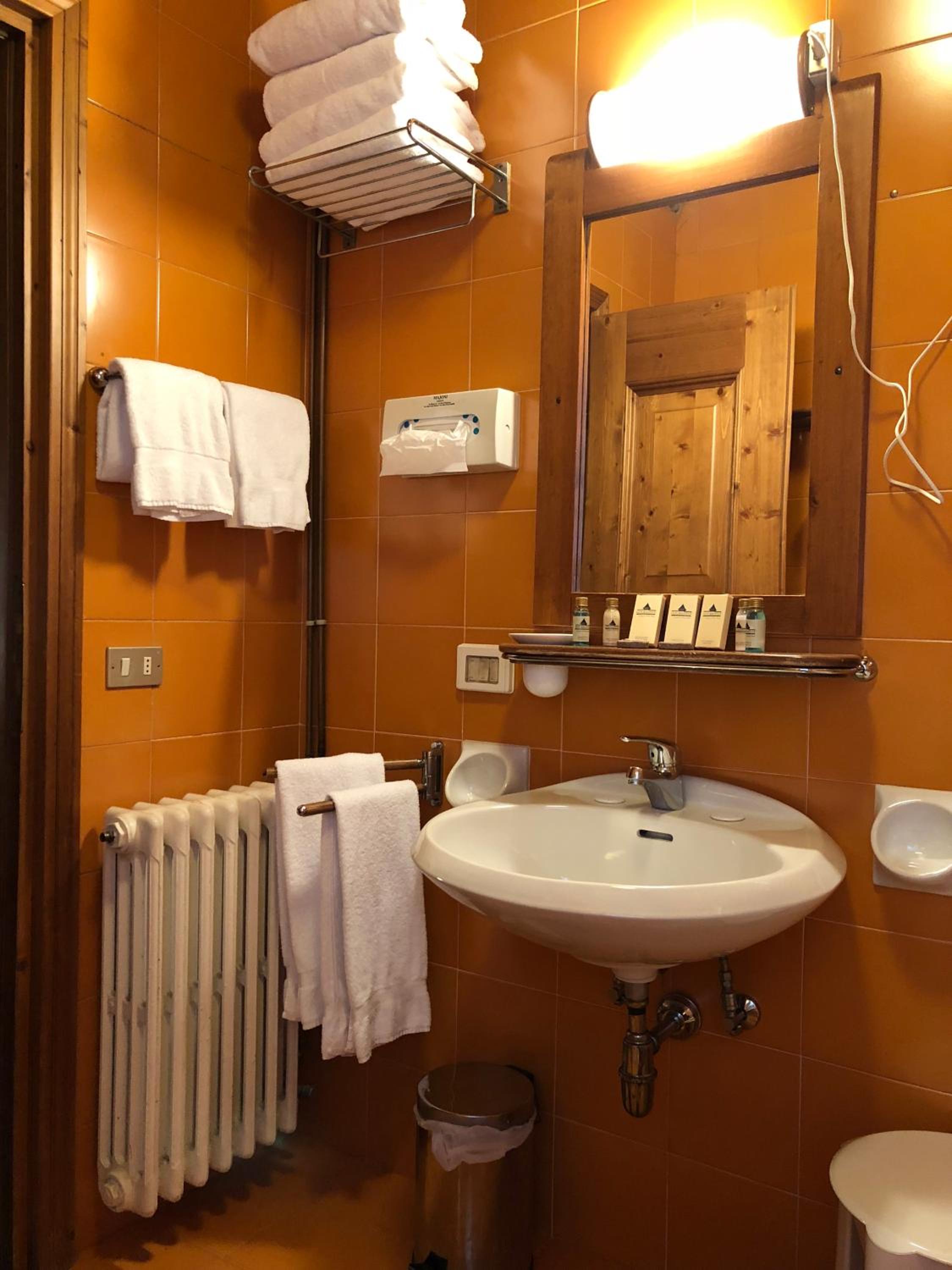 Quadruple Room - Photo 7