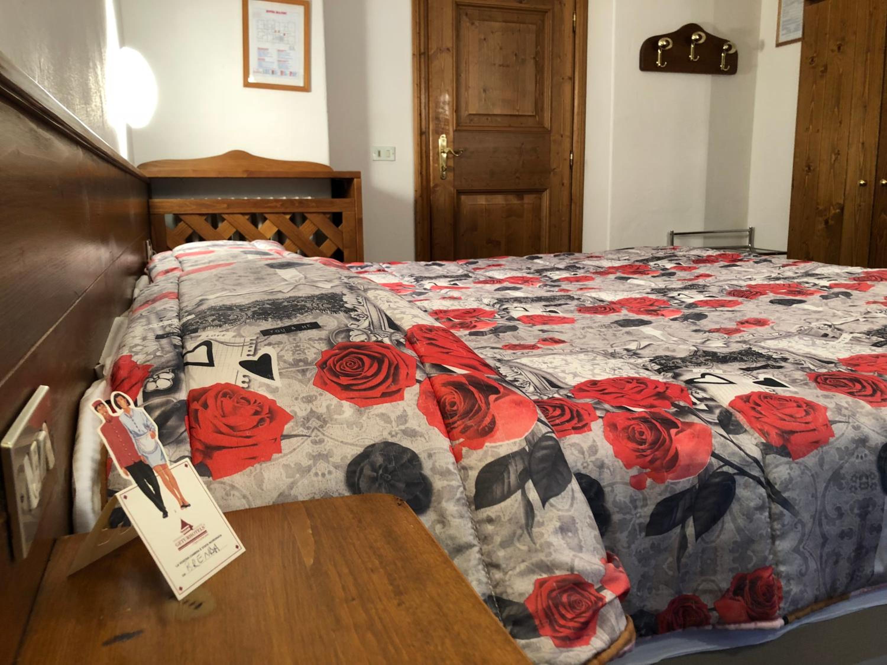 Double Room - Photo 8