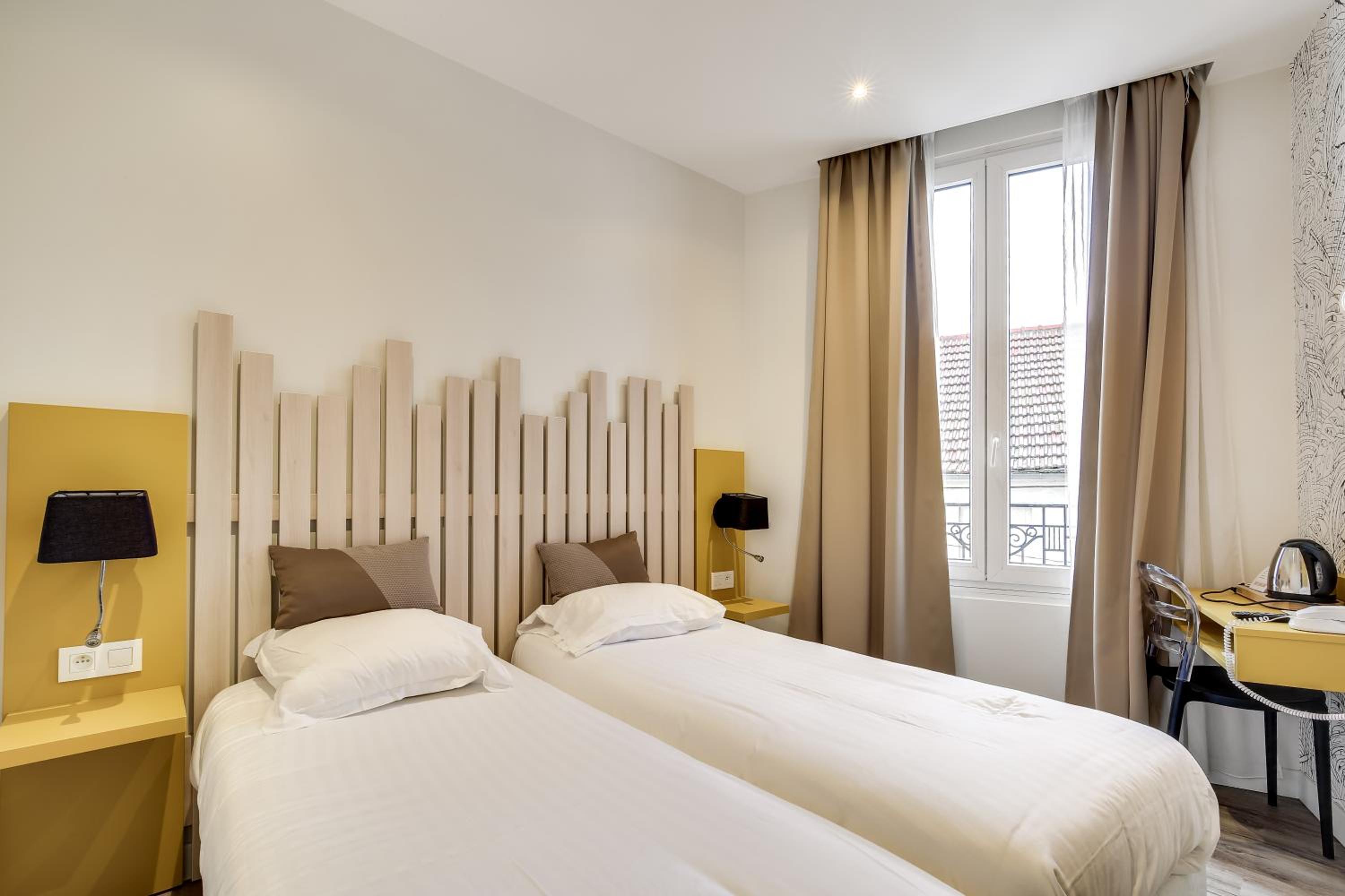 Twin Room - Photo 1