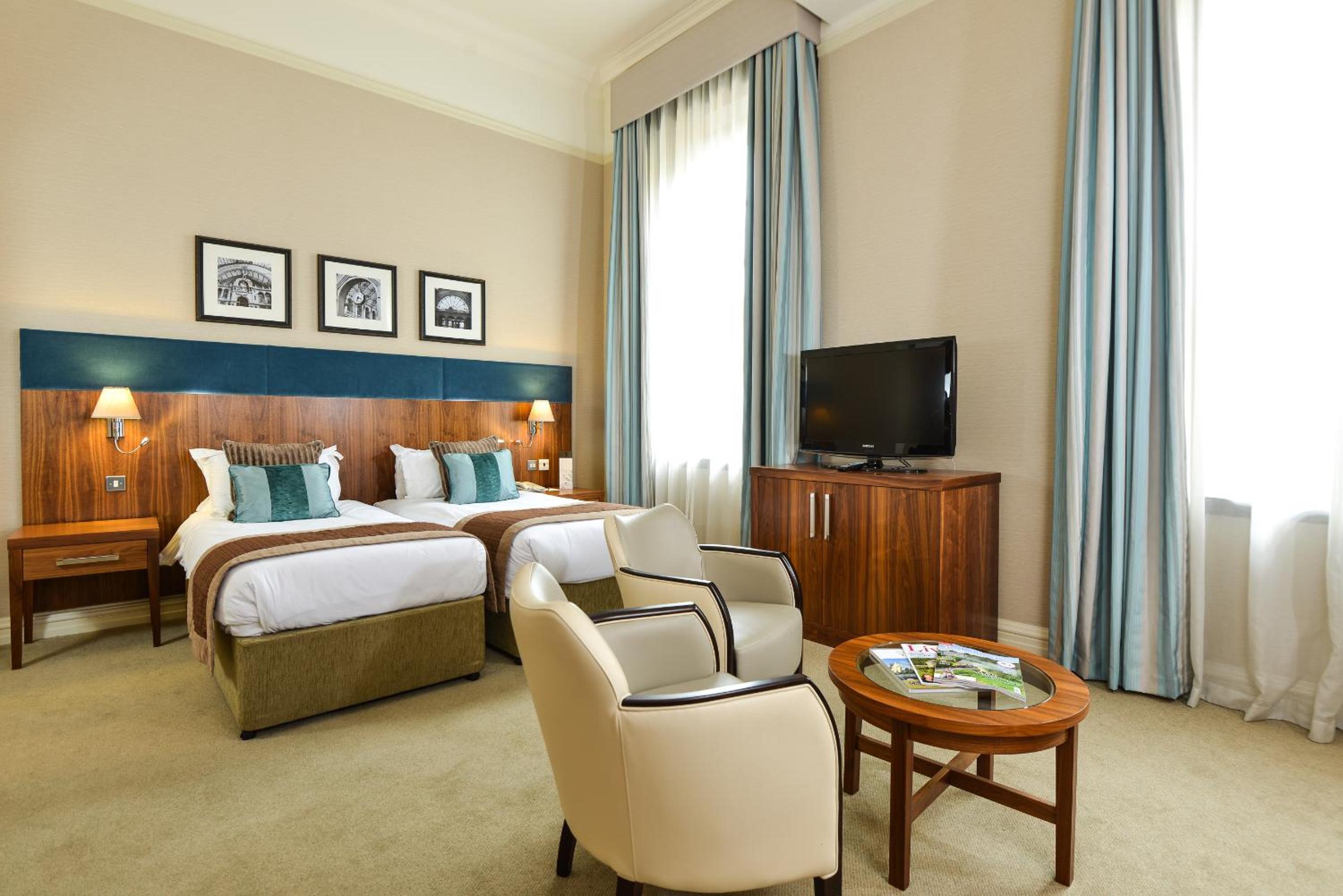 Executive Twin Room - Photo 4