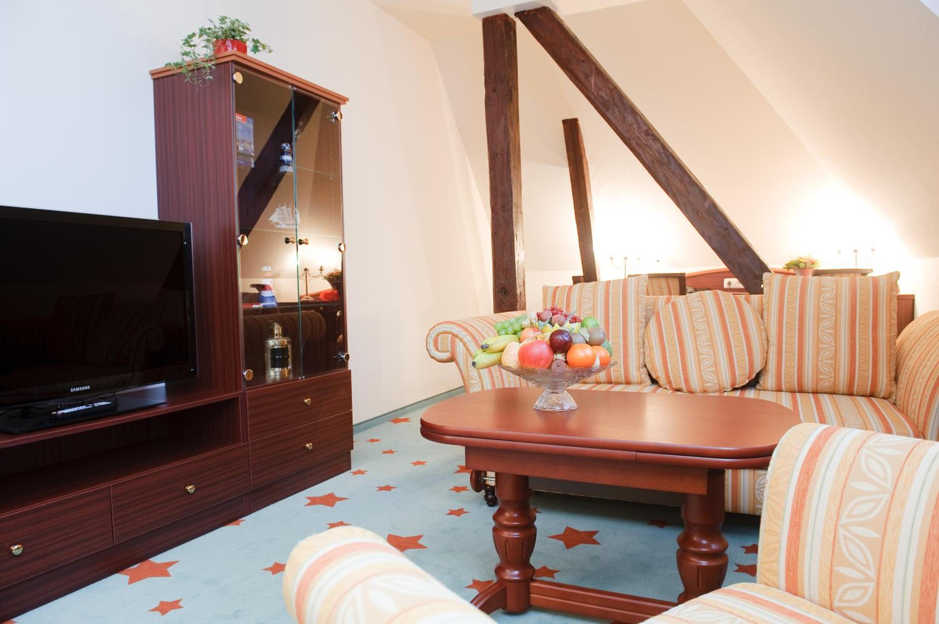 Suite - Photo 2