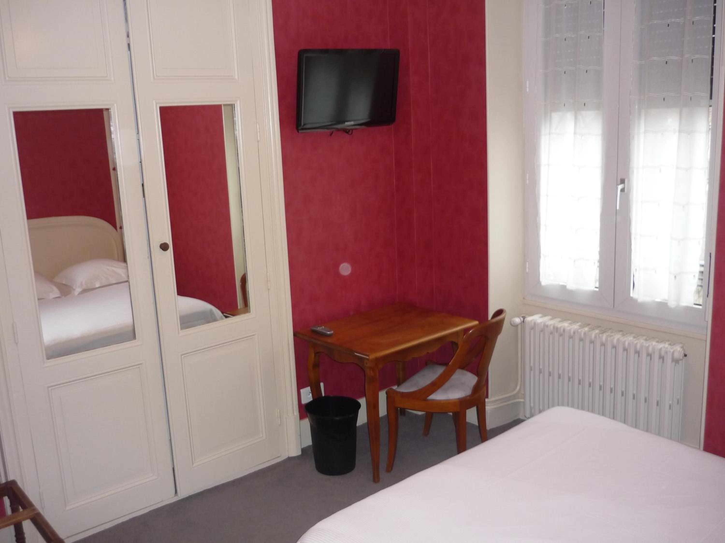 Standard Double Room - Photo 2