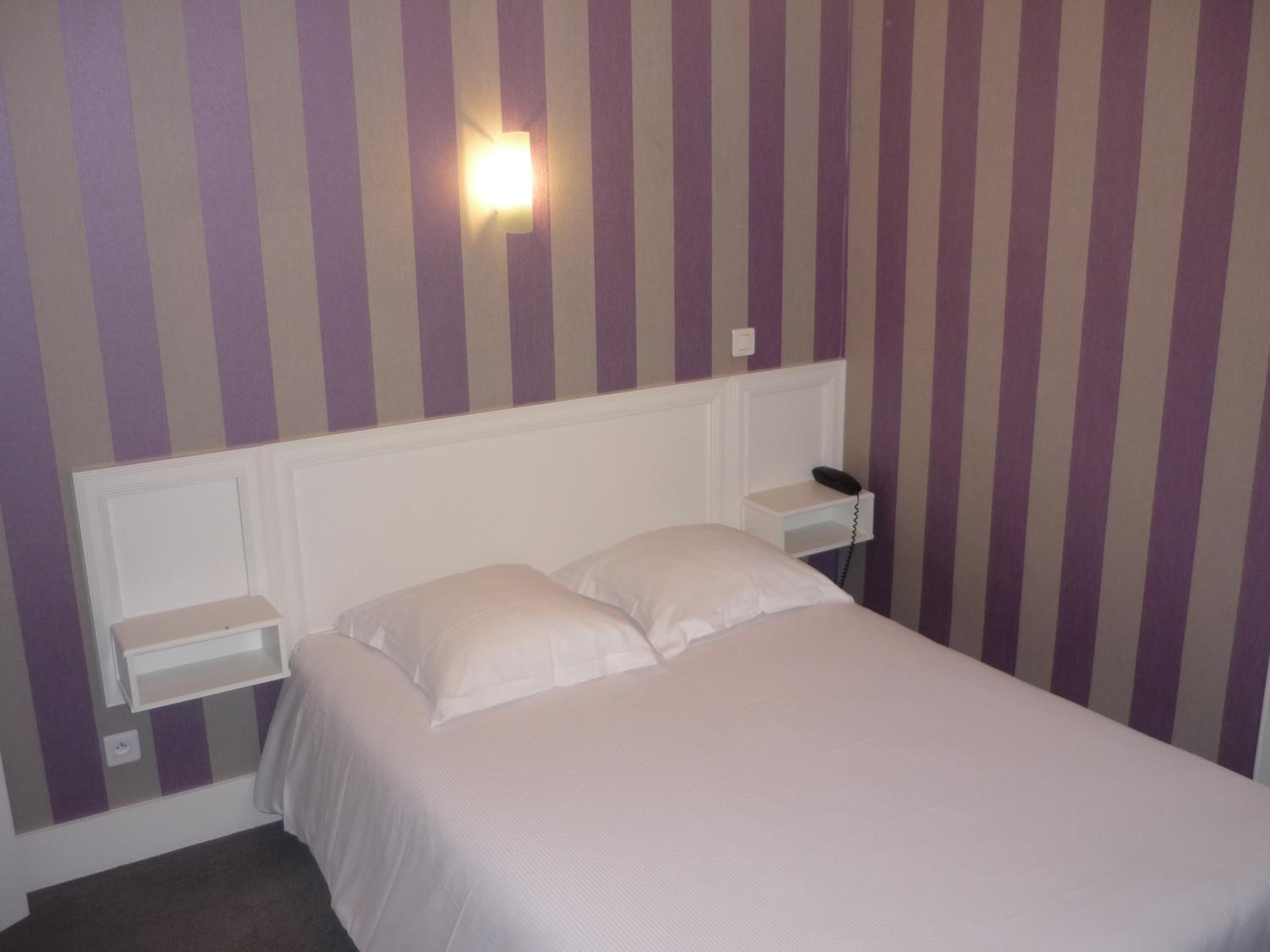 Standard Double Room - Photo 3