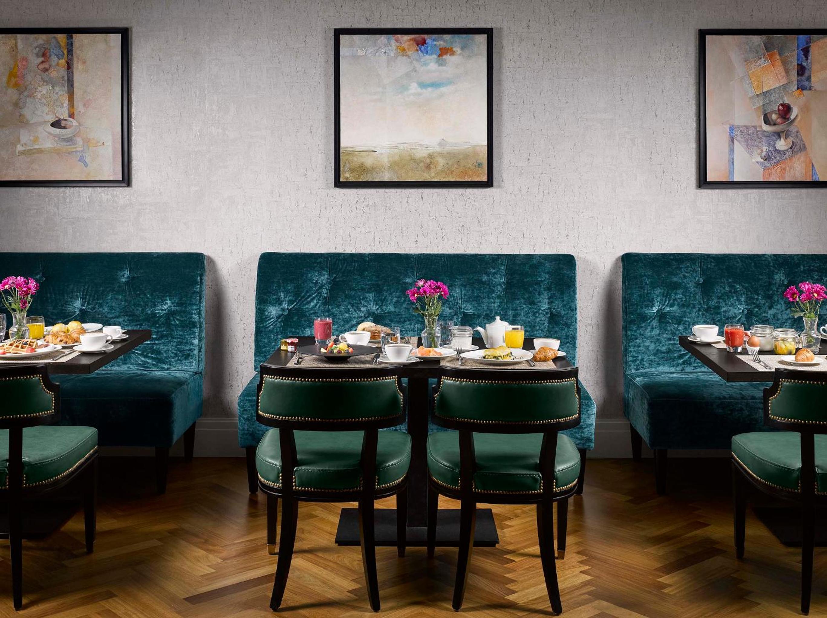 Classic King Room - Photo 7